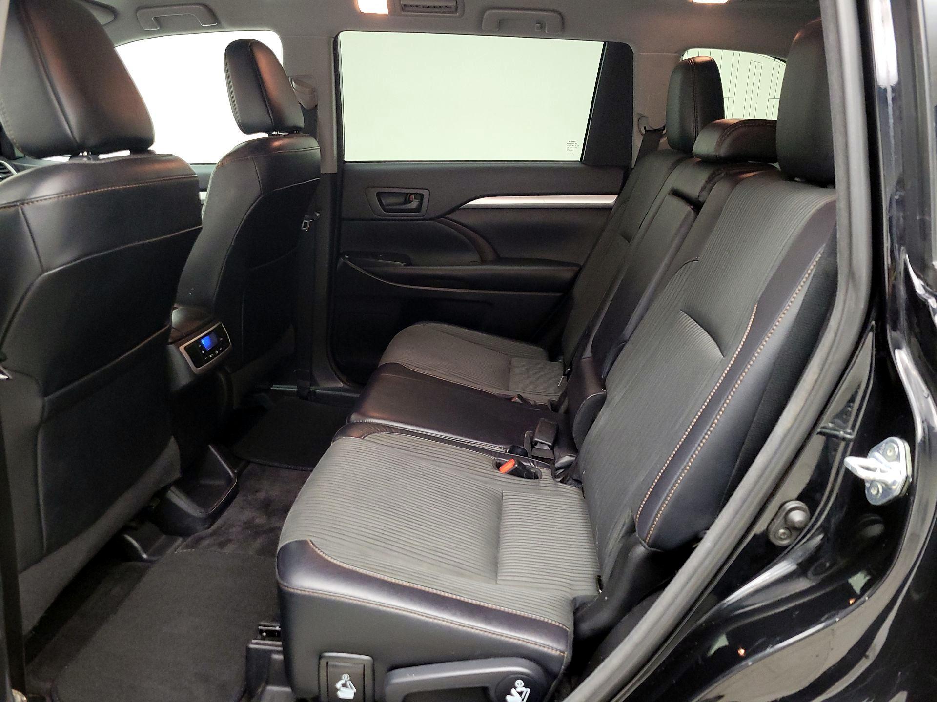 Thumbnail: 2018 Toyota Highlander - 19