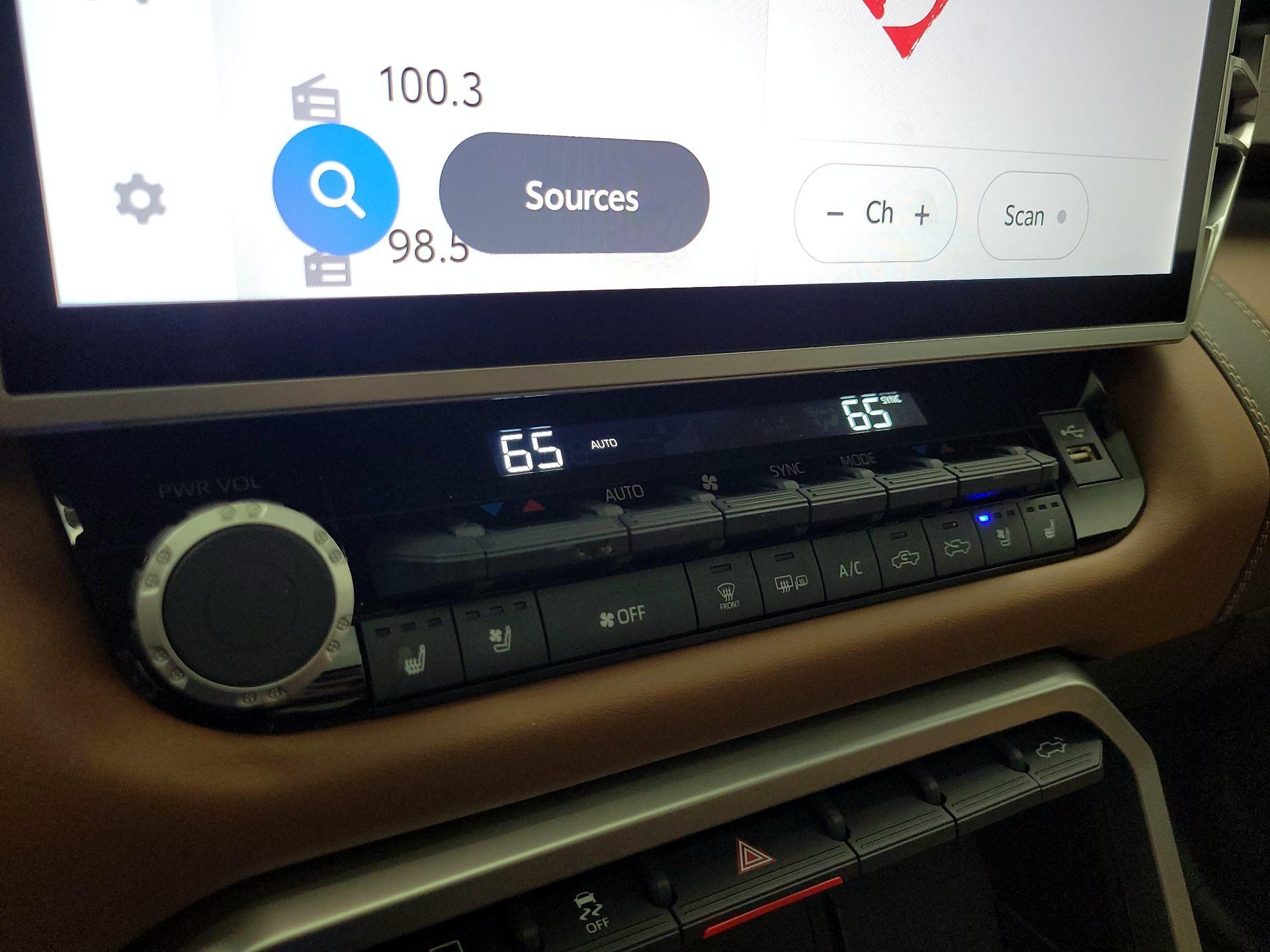 Thumbnail: 2025 Toyota Tundra - 15