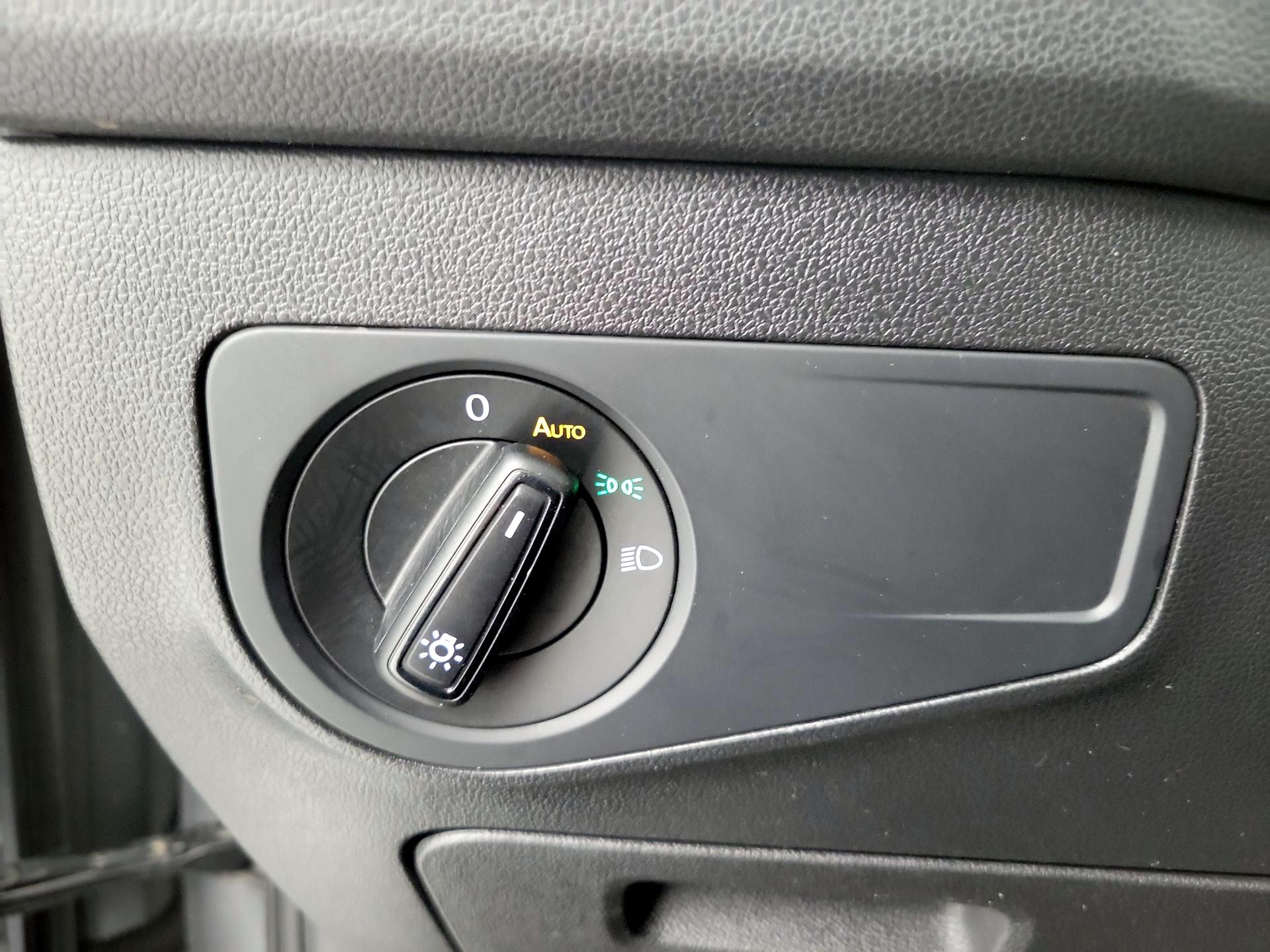 Thumbnail: 2020 Volkswagen Tiguan - 13