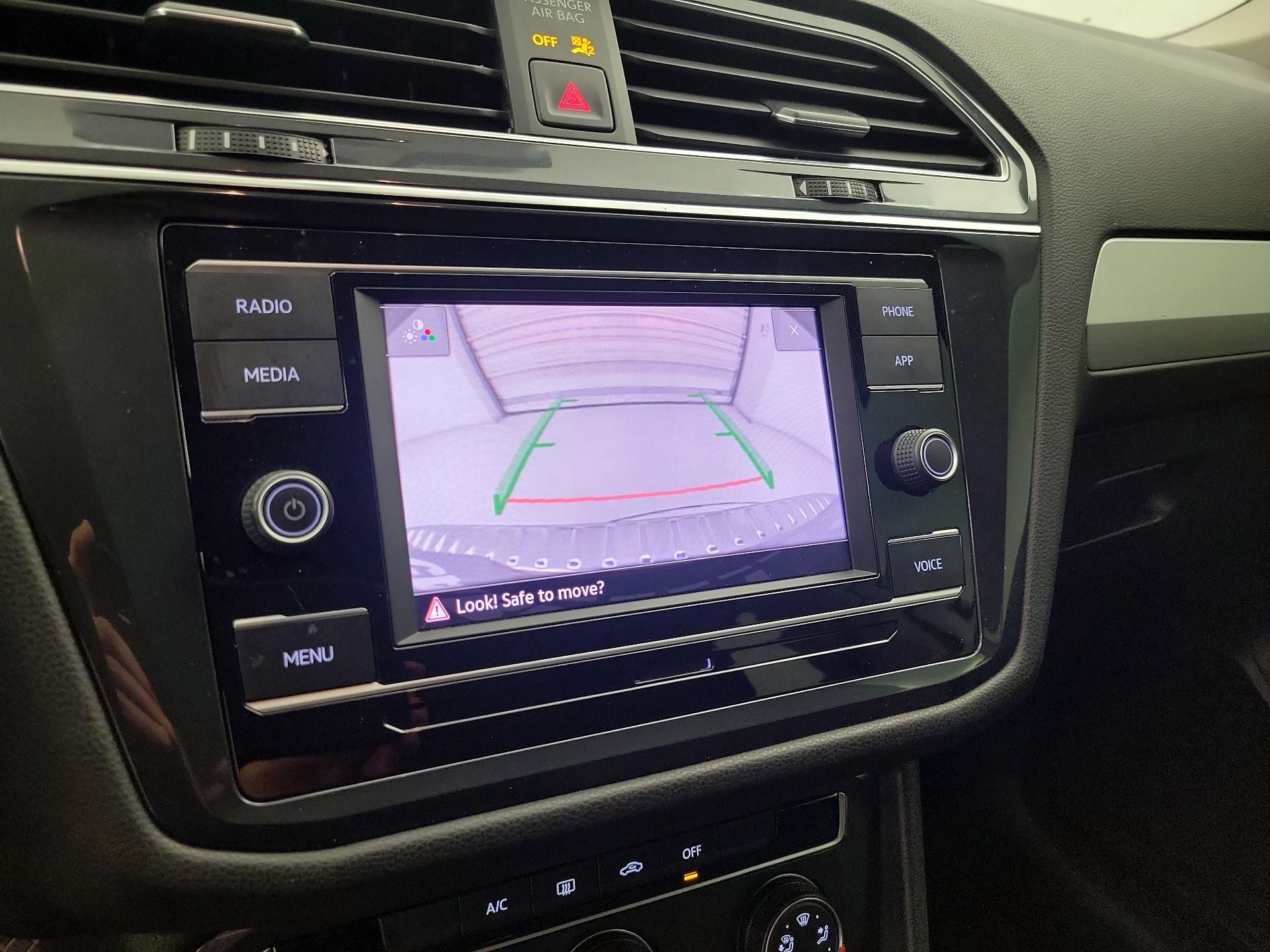 Thumbnail: 2020 Volkswagen Tiguan - 14