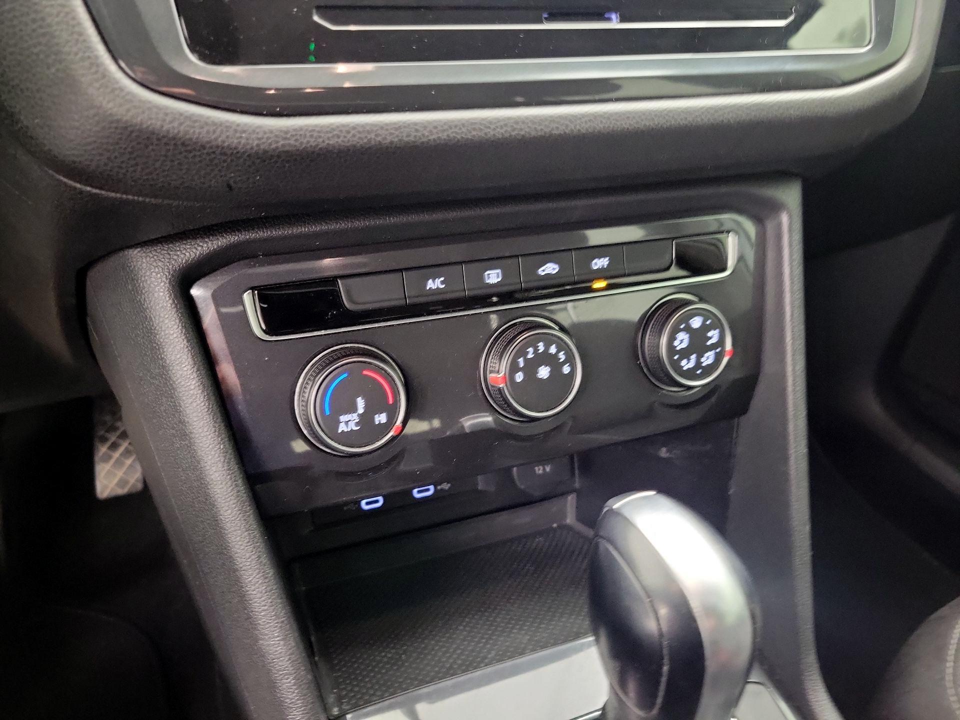 Thumbnail: 2020 Volkswagen Tiguan - 16