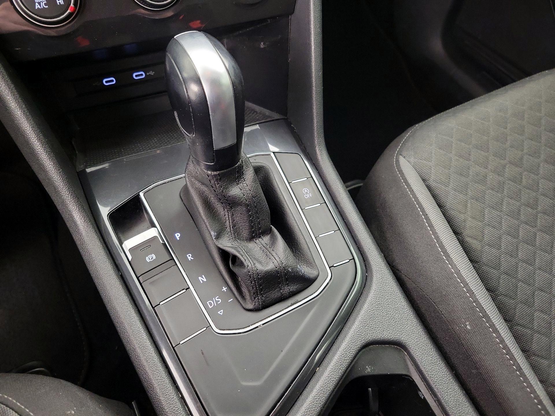 Thumbnail: 2020 Volkswagen Tiguan - 17