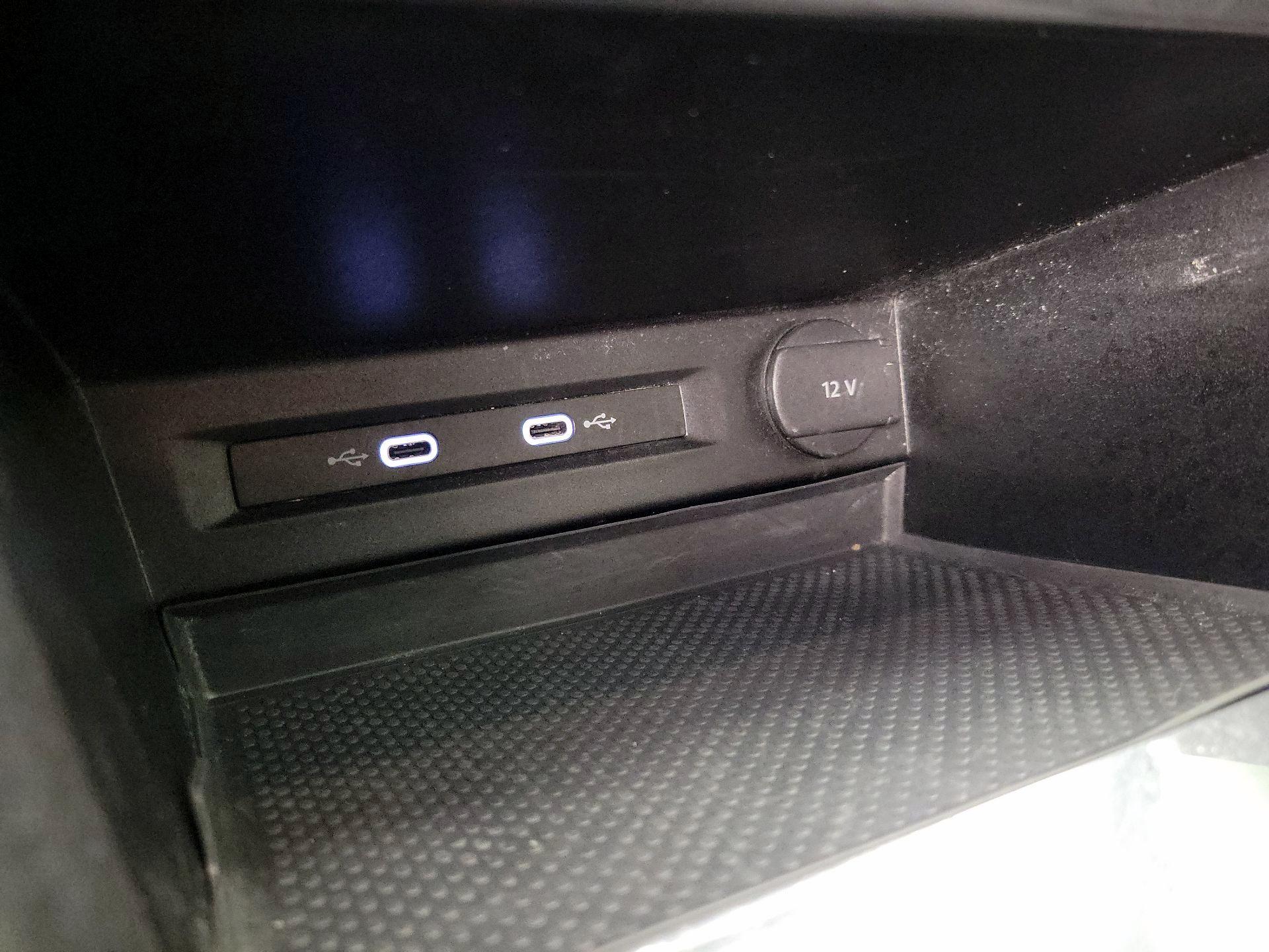 Thumbnail: 2020 Volkswagen Tiguan - 18