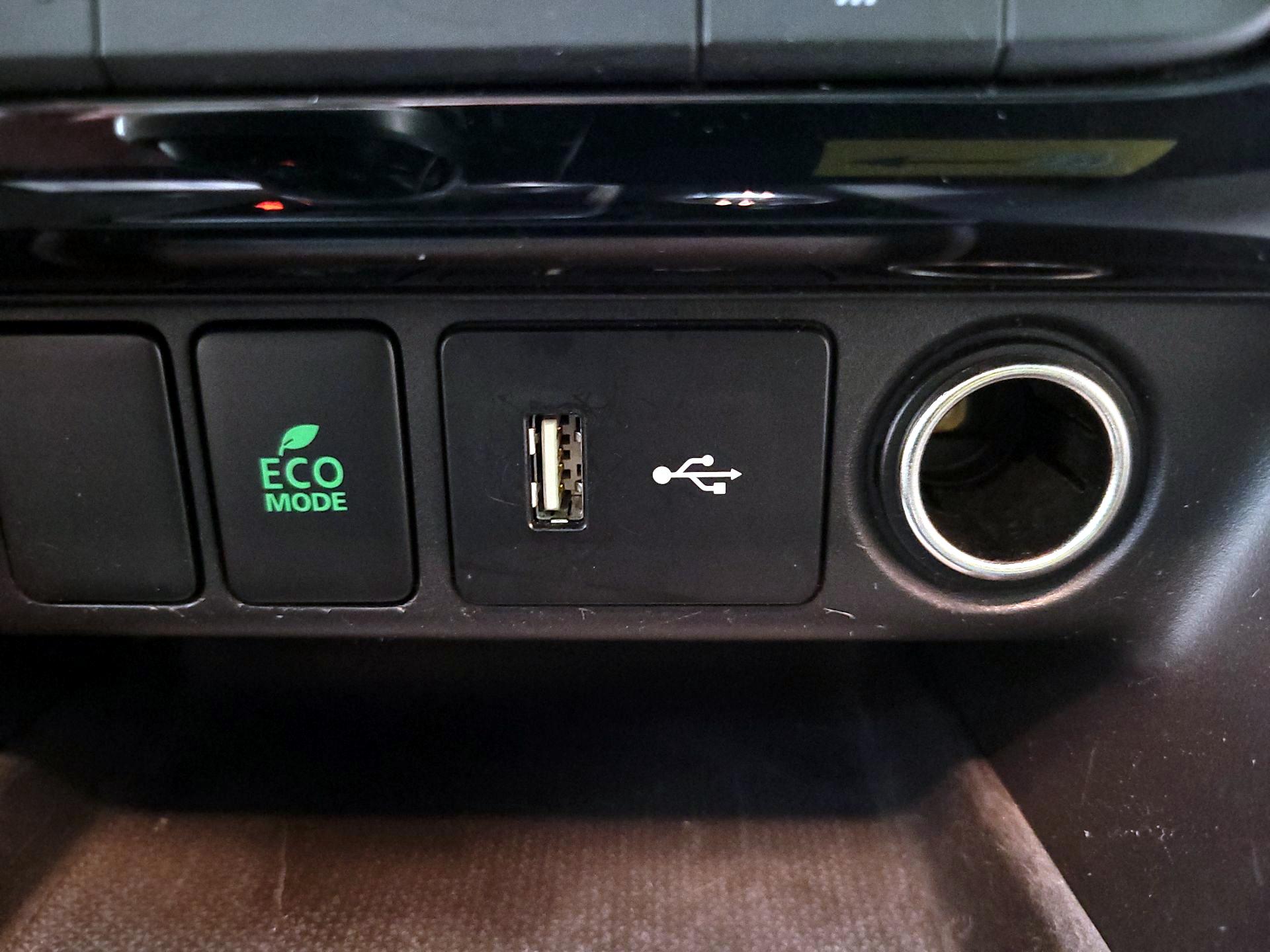 Thumbnail: 2019 Mitsubishi Eclipse Cross - 18