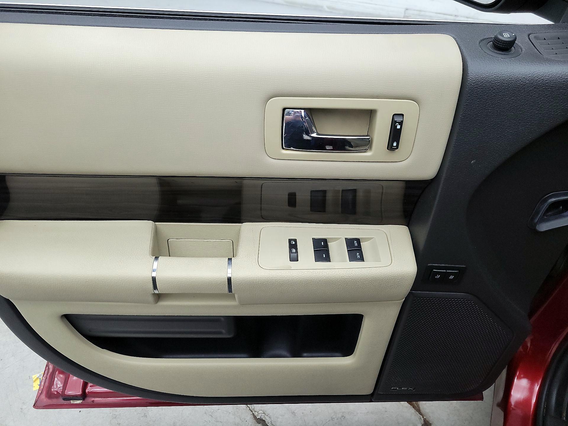 Thumbnail: 2016 Ford Flex - 12