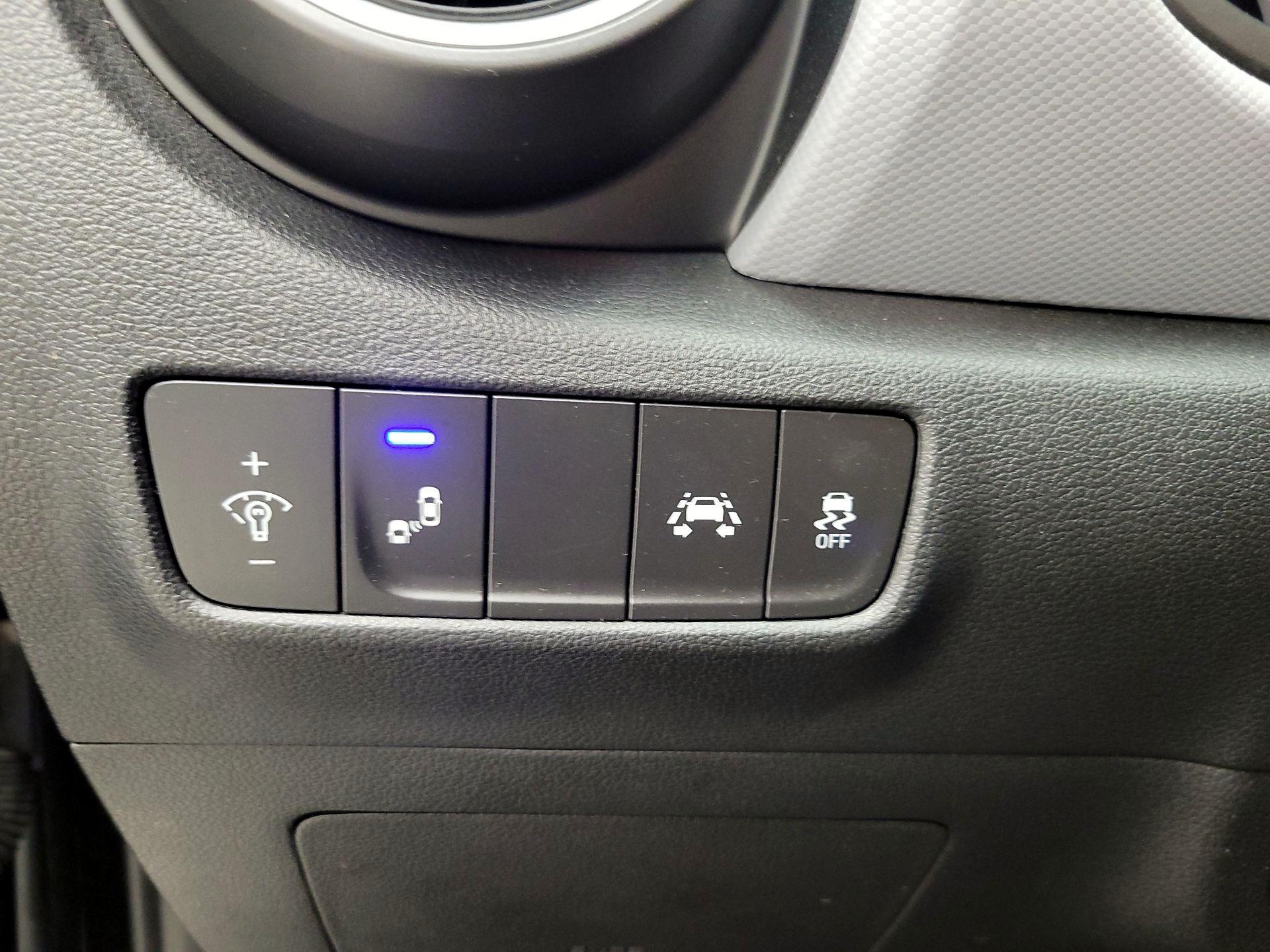 Thumbnail: 2021 Hyundai Kona - 13