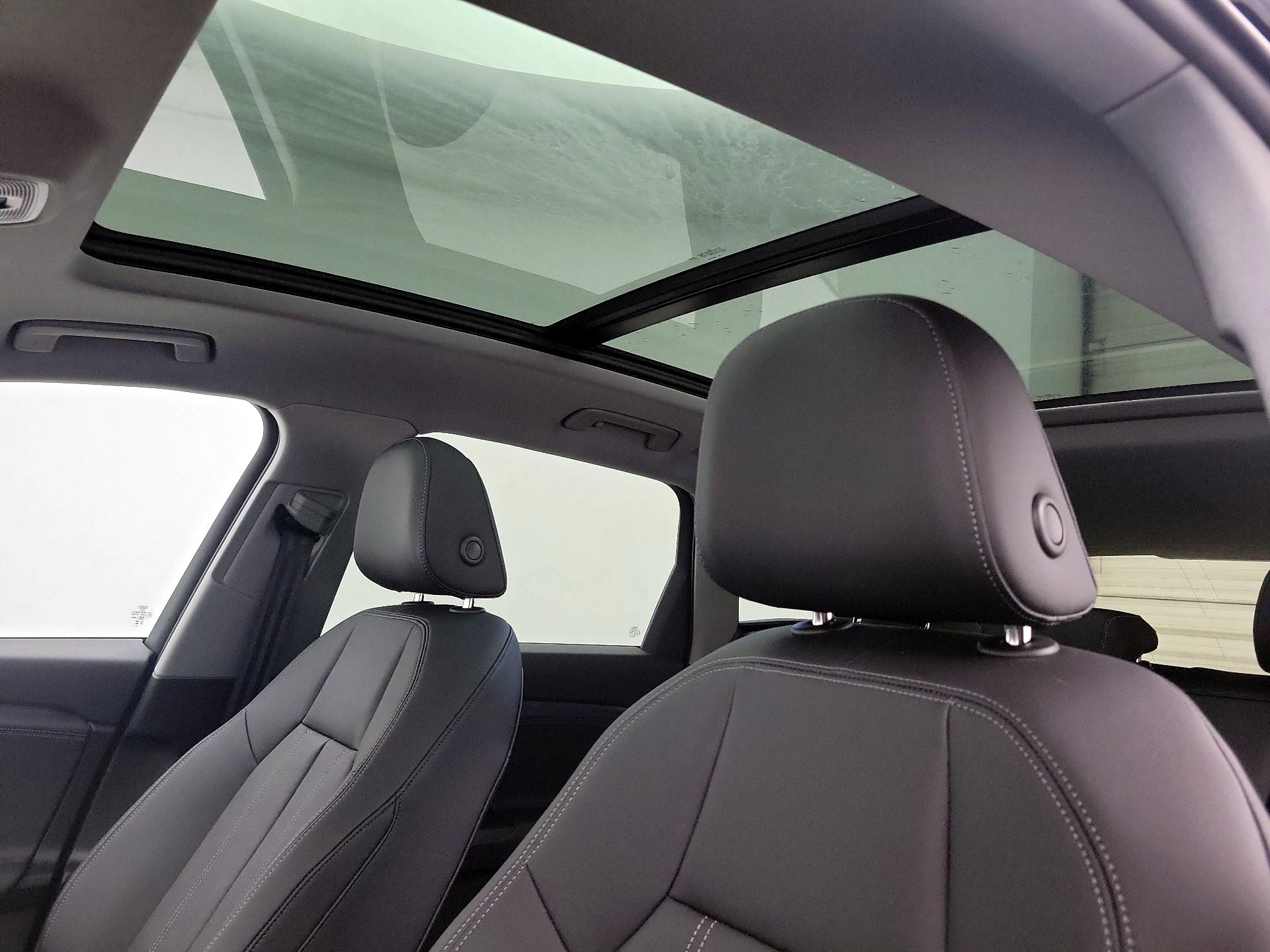 Thumbnail: 2025 Audi Q6 e-tron - 20