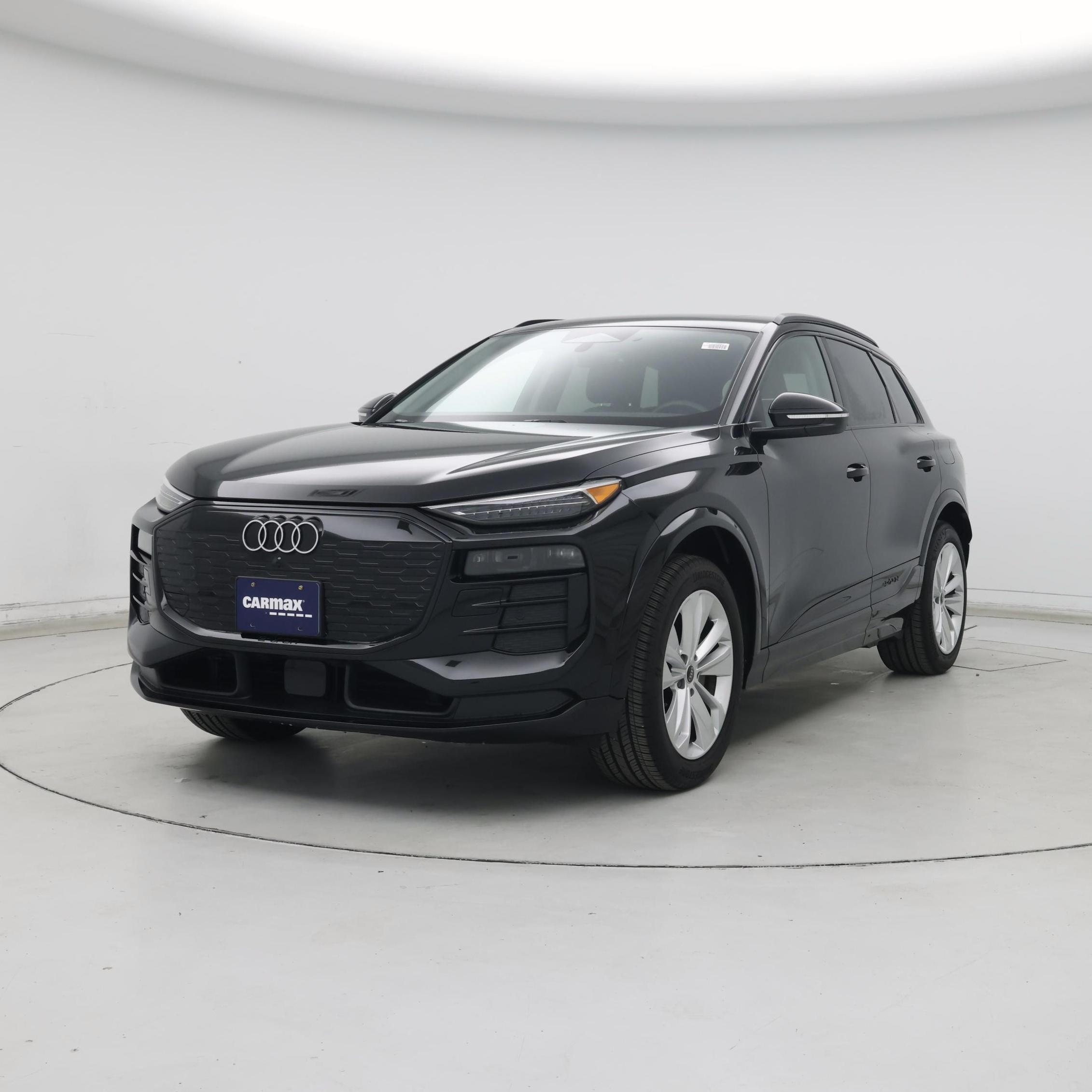 Thumbnail: 2025 Audi Q6 e-tron - 4