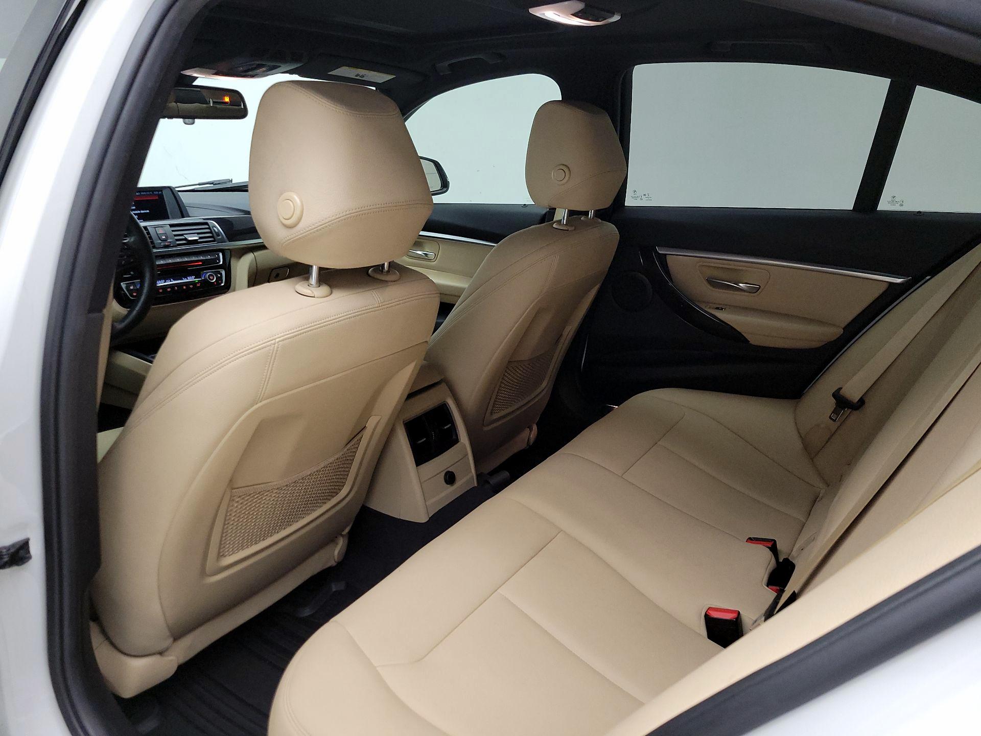 Thumbnail: 2018 BMW 3 Series - 18