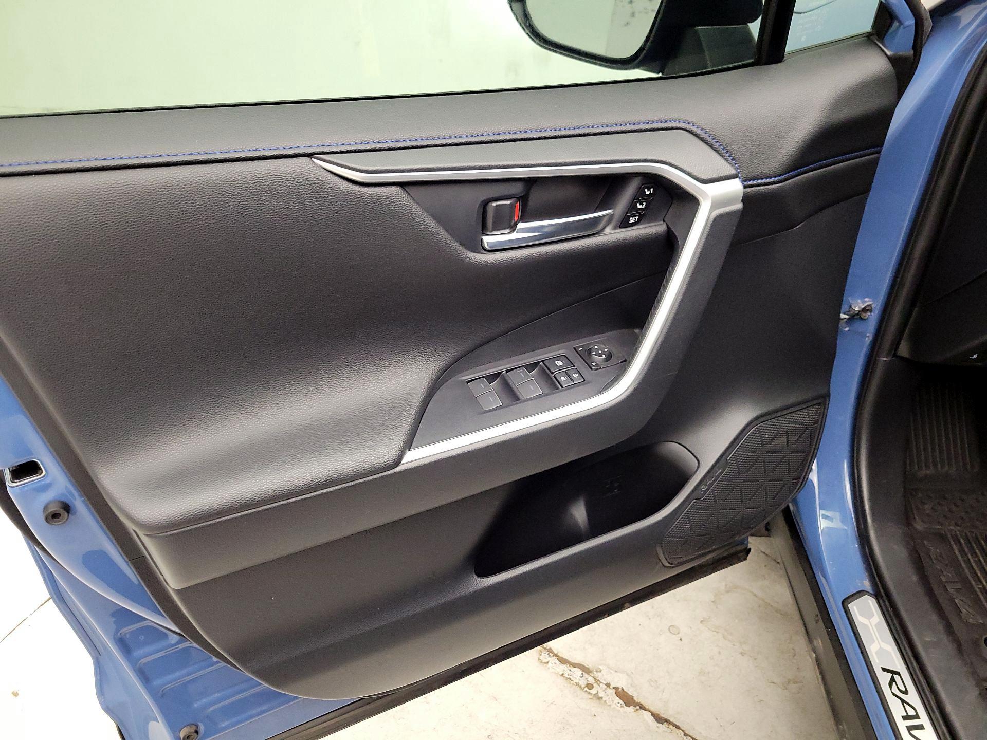 Thumbnail: 2023 Toyota RAV4 - 12