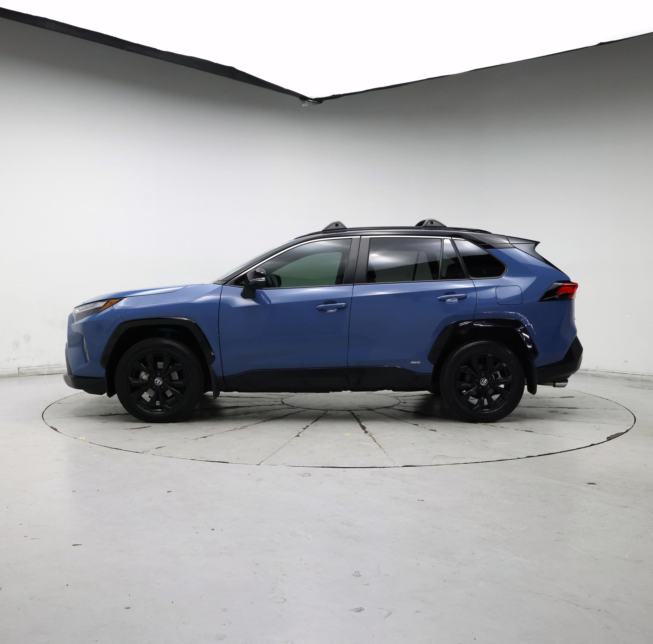 Thumbnail: 2023 Toyota RAV4 - 3