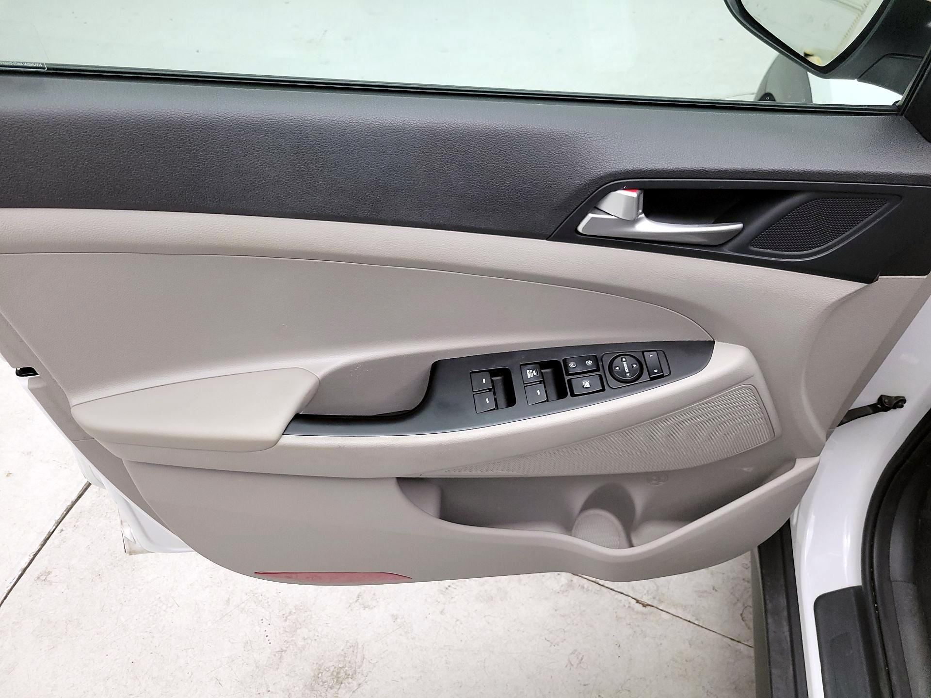 Thumbnail: 2019 Hyundai Tucson - 12