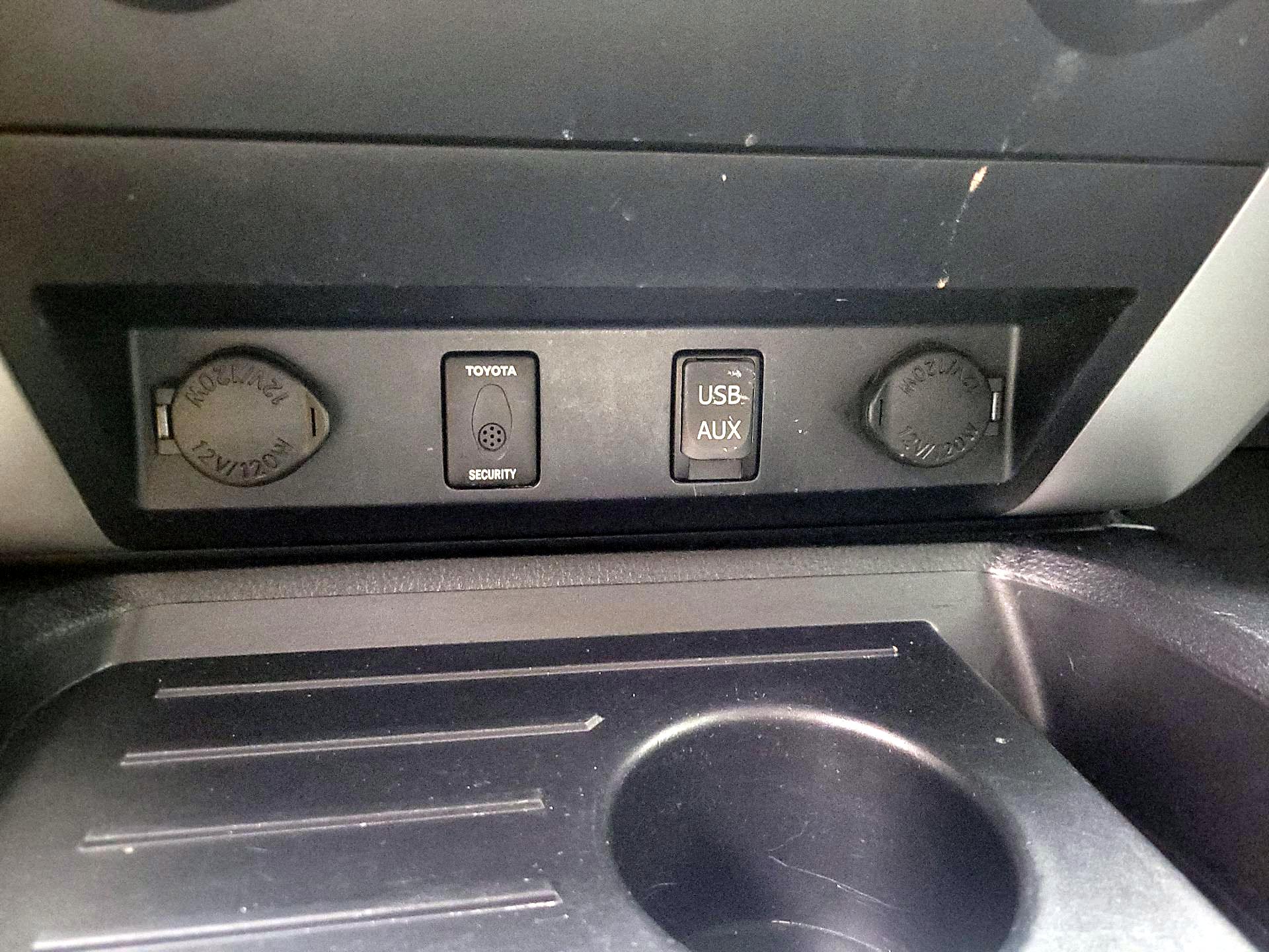 Thumbnail: 2017 Toyota Tundra - 18