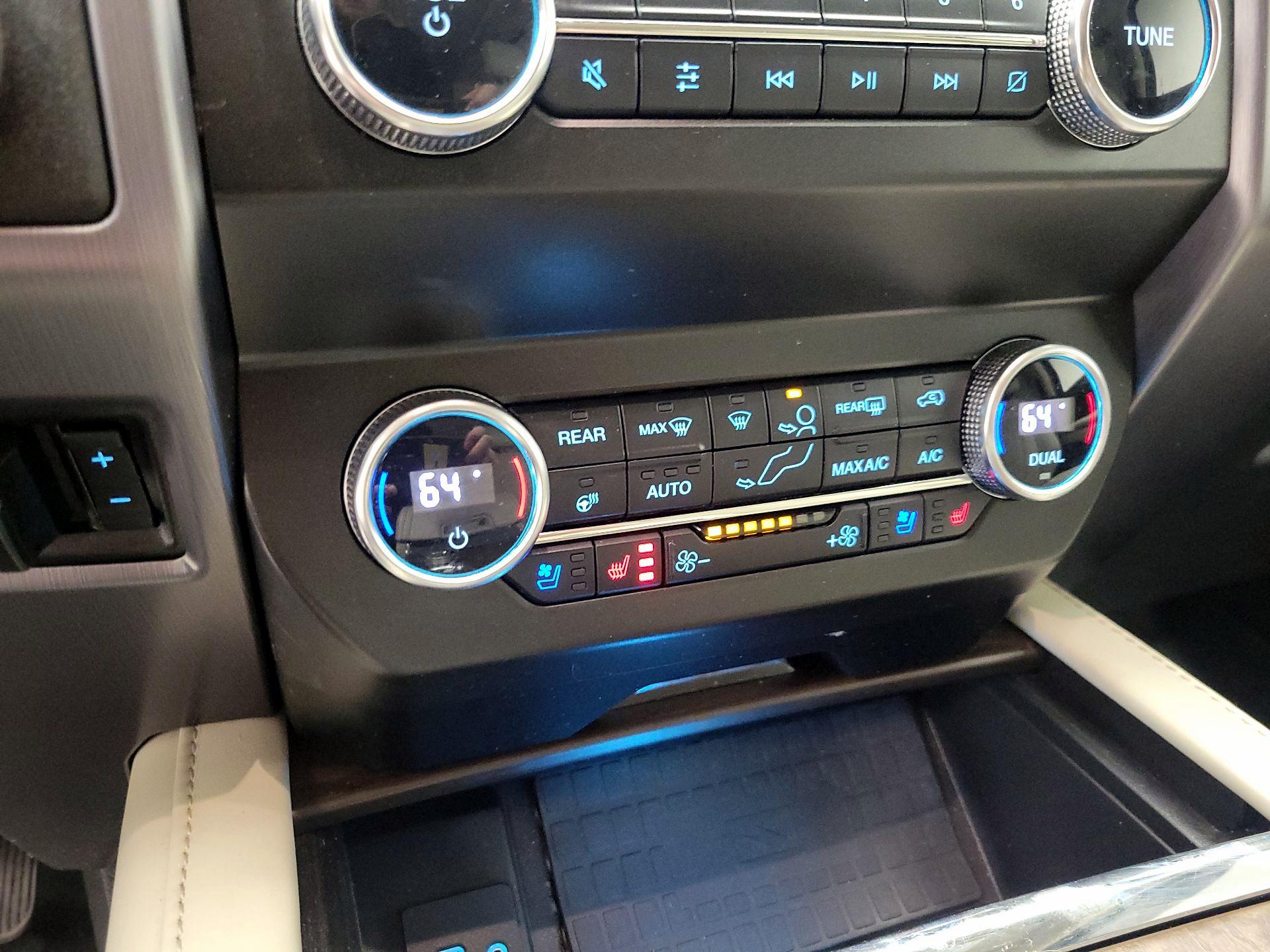 Thumbnail: 2020 Ford Expedition - 17