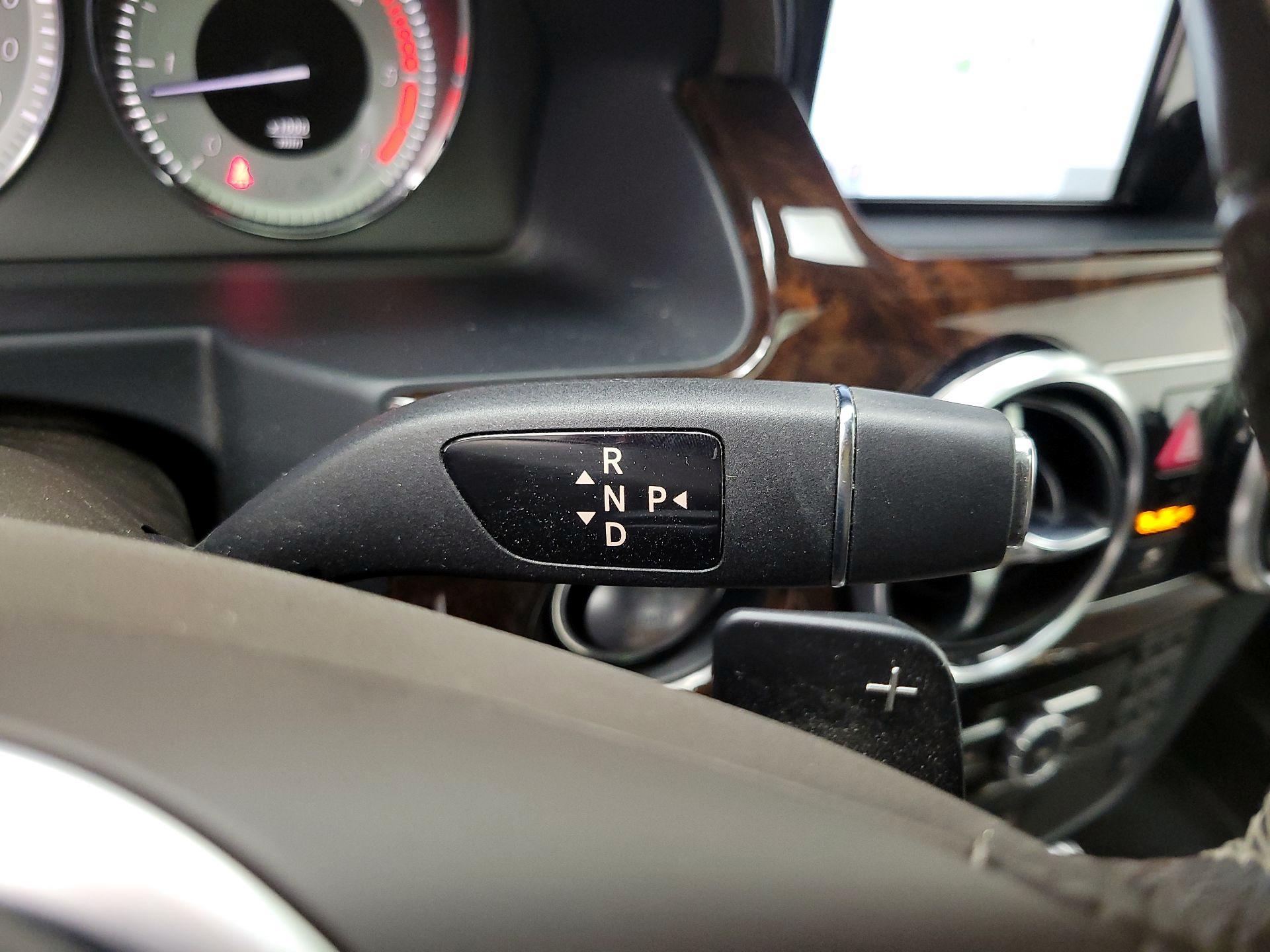 Thumbnail: 2015 Mercedes-Benz GLK - 18