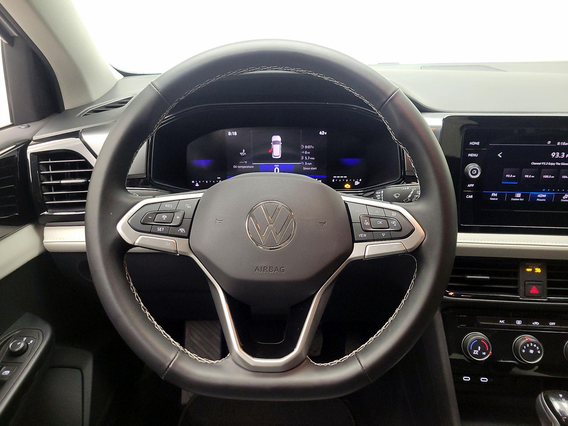 Thumbnail: 2025 Volkswagen Taos - 10