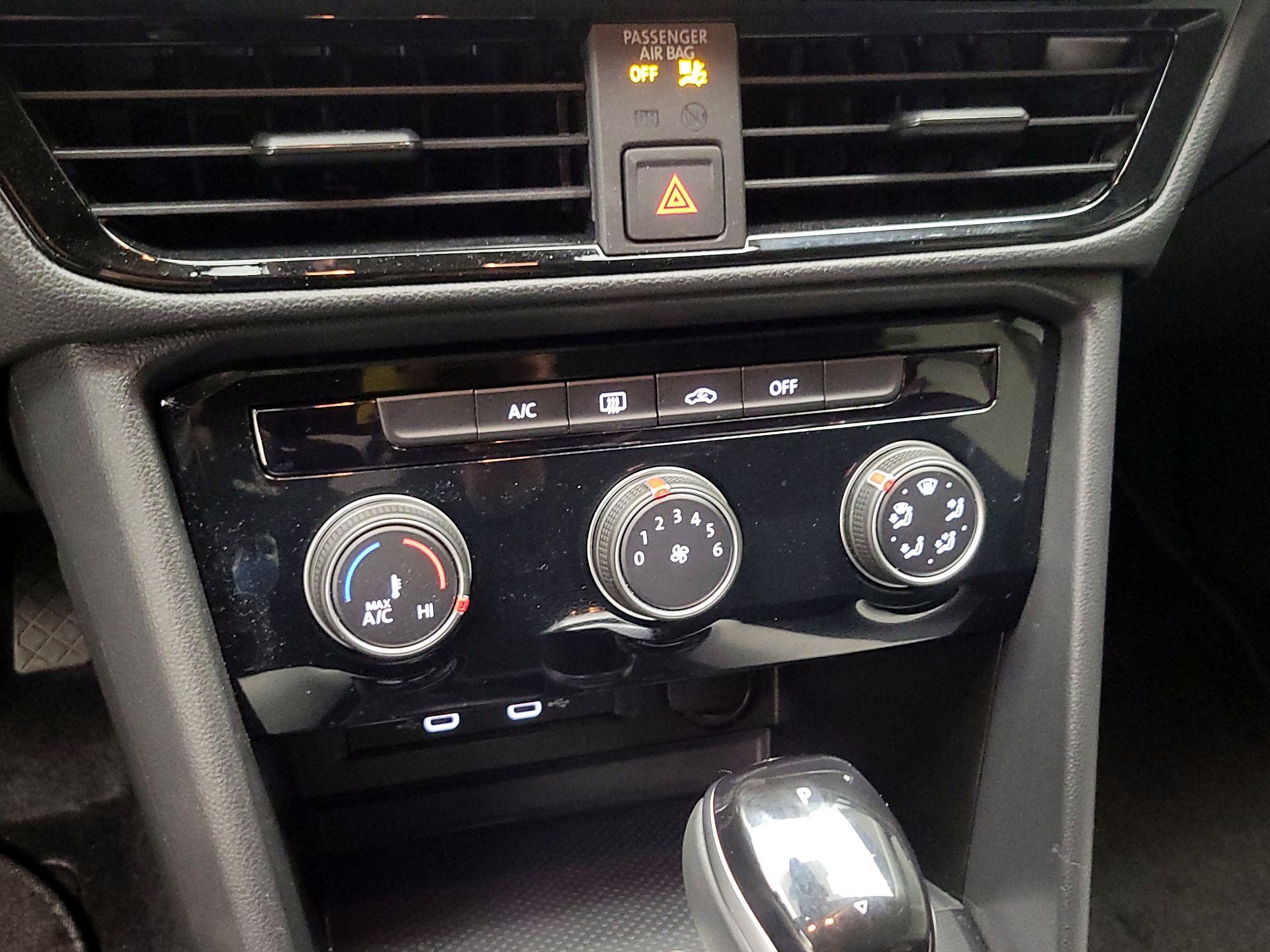 Thumbnail: 2025 Volkswagen Taos - 16