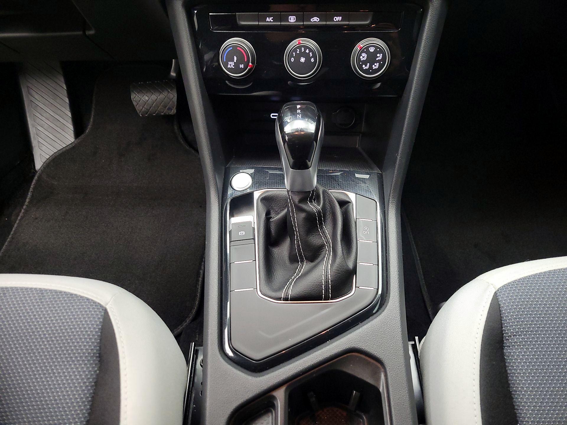 Thumbnail: 2025 Volkswagen Taos - 17