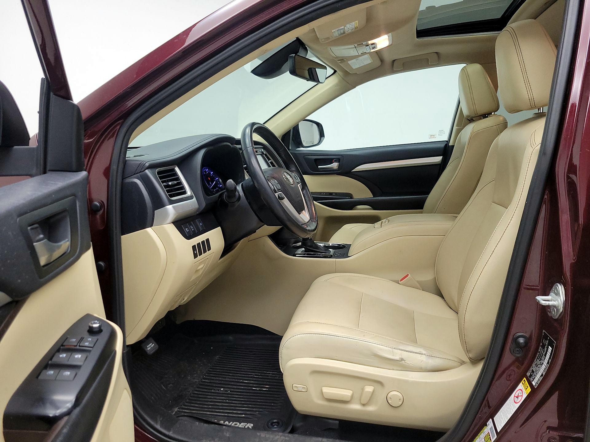 Thumbnail: 2019 Toyota Highlander - 11