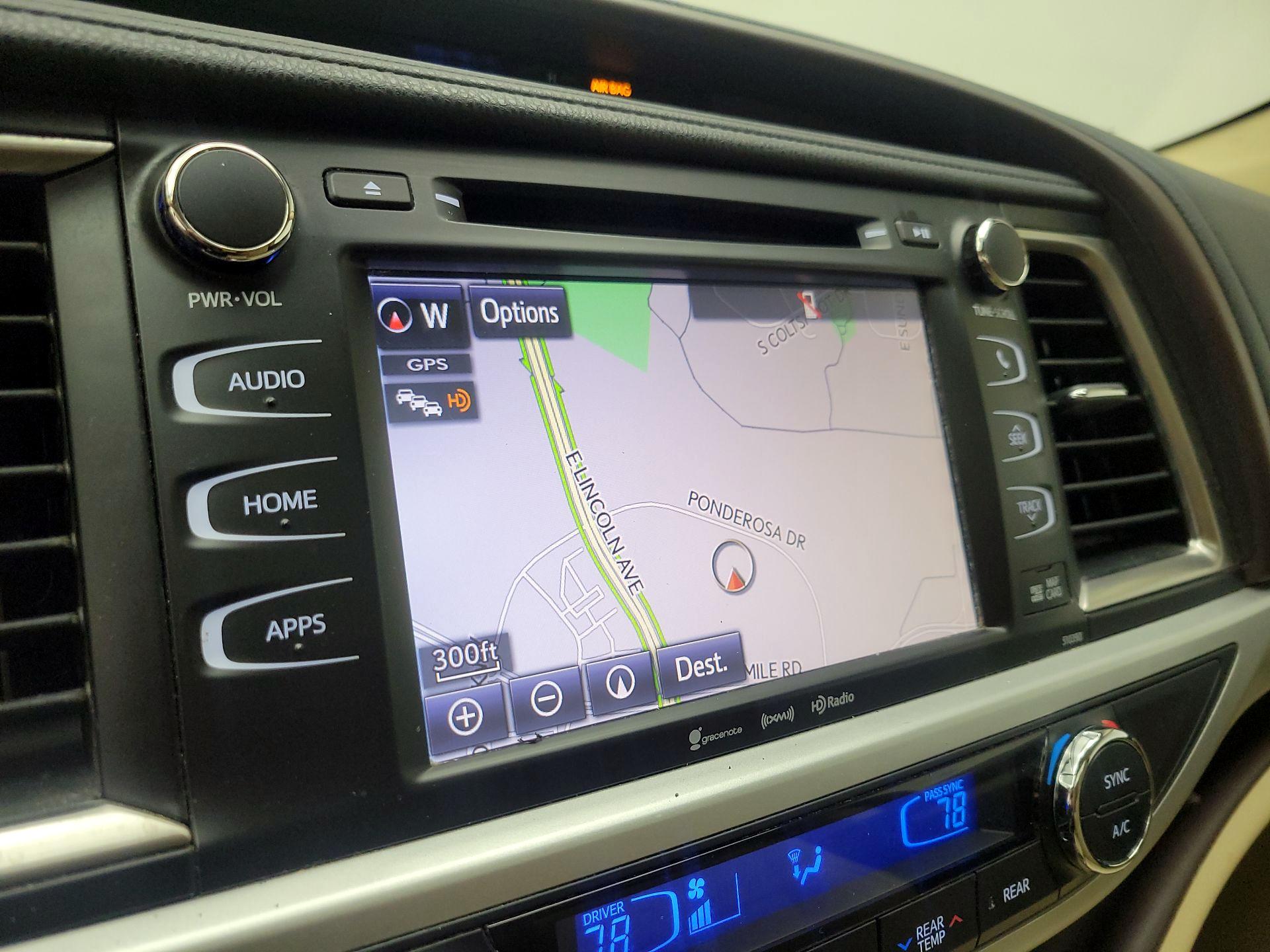 Thumbnail: 2019 Toyota Highlander - 14