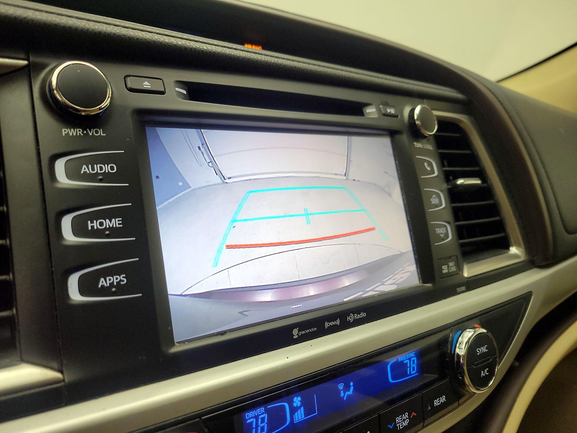 Thumbnail: 2019 Toyota Highlander - 15