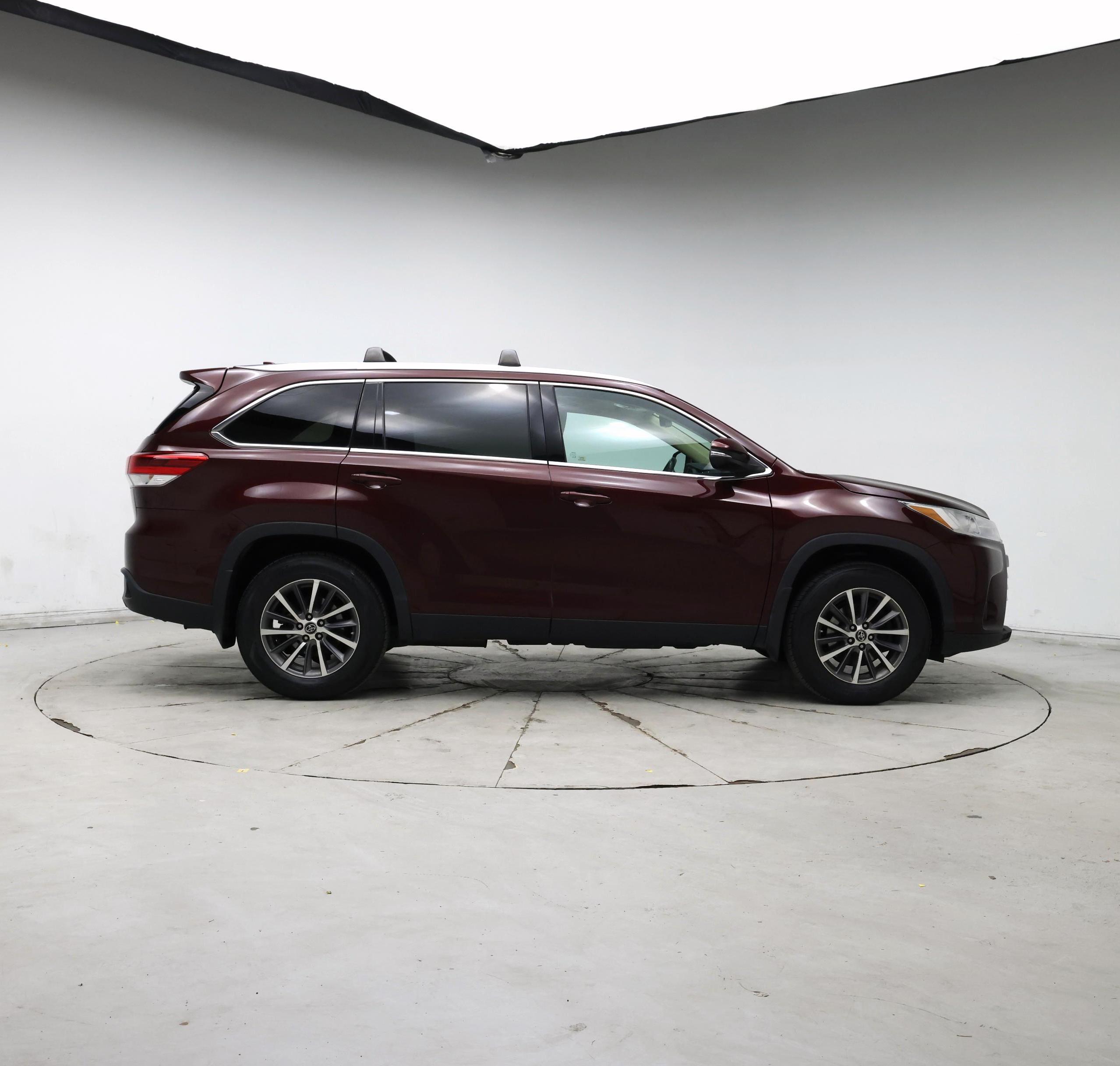 Thumbnail: 2019 Toyota Highlander - 7