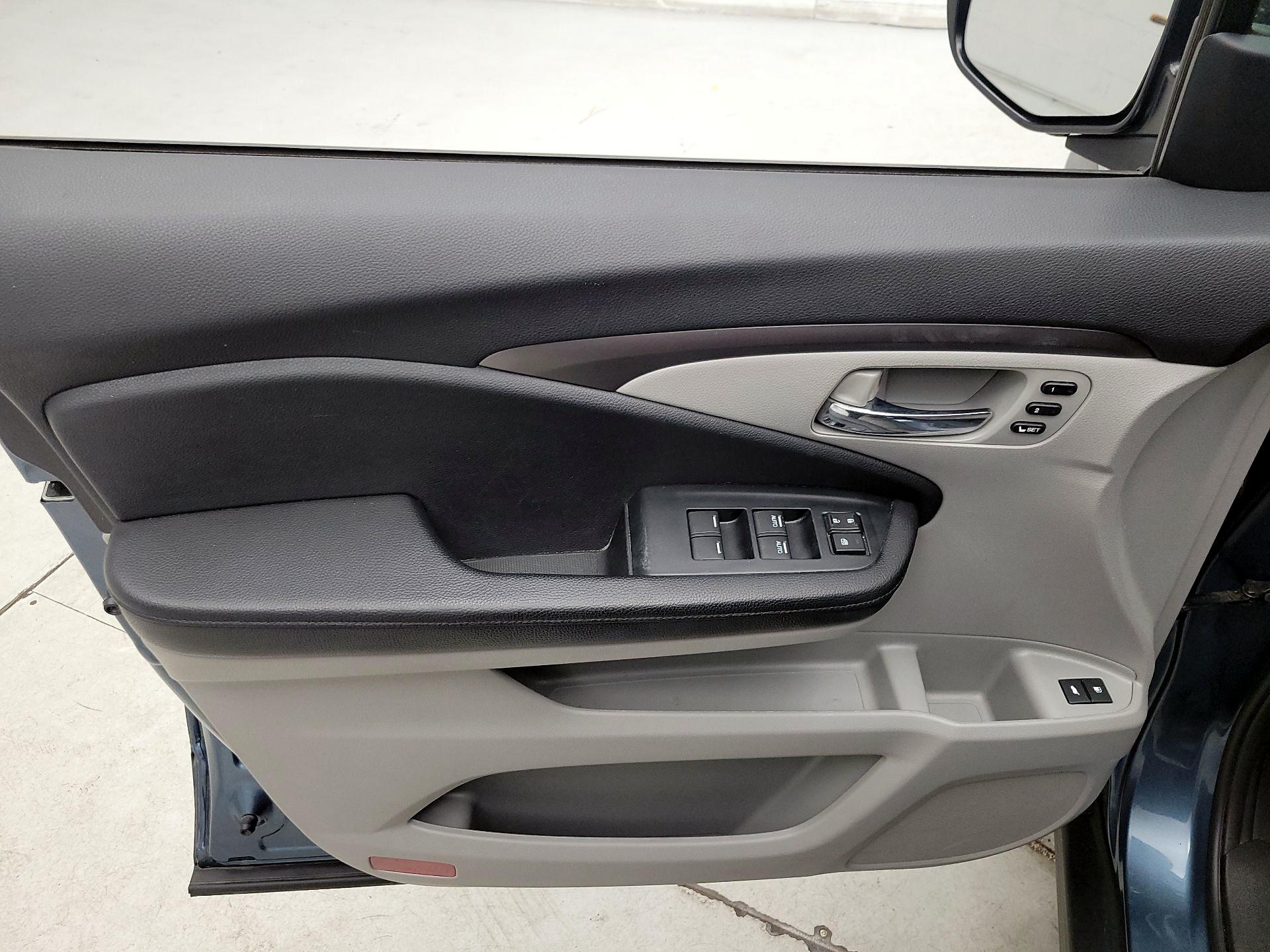 Thumbnail: 2020 Honda Pilot - 12