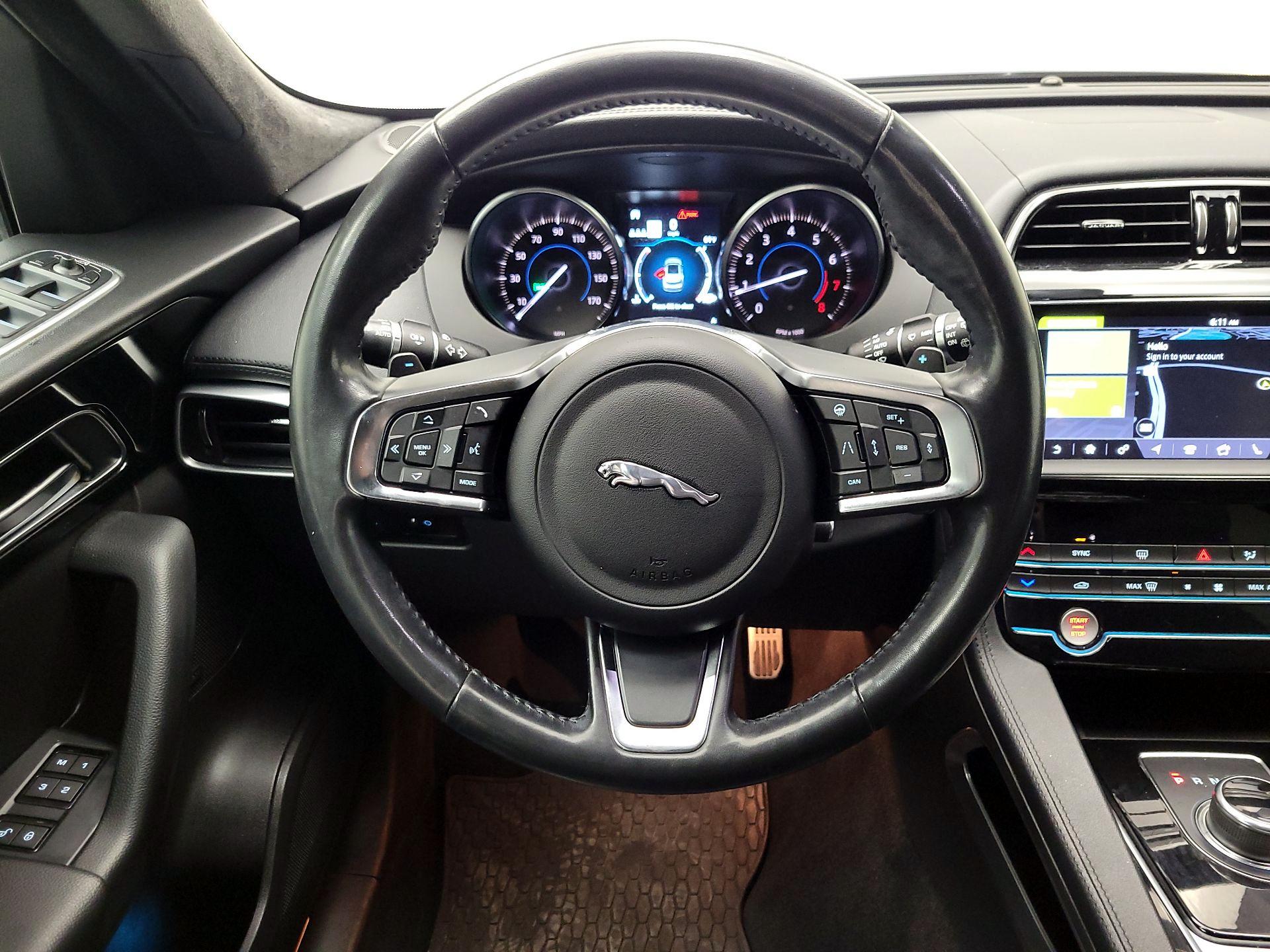 Thumbnail: 2019 Jaguar F-Pace - 10