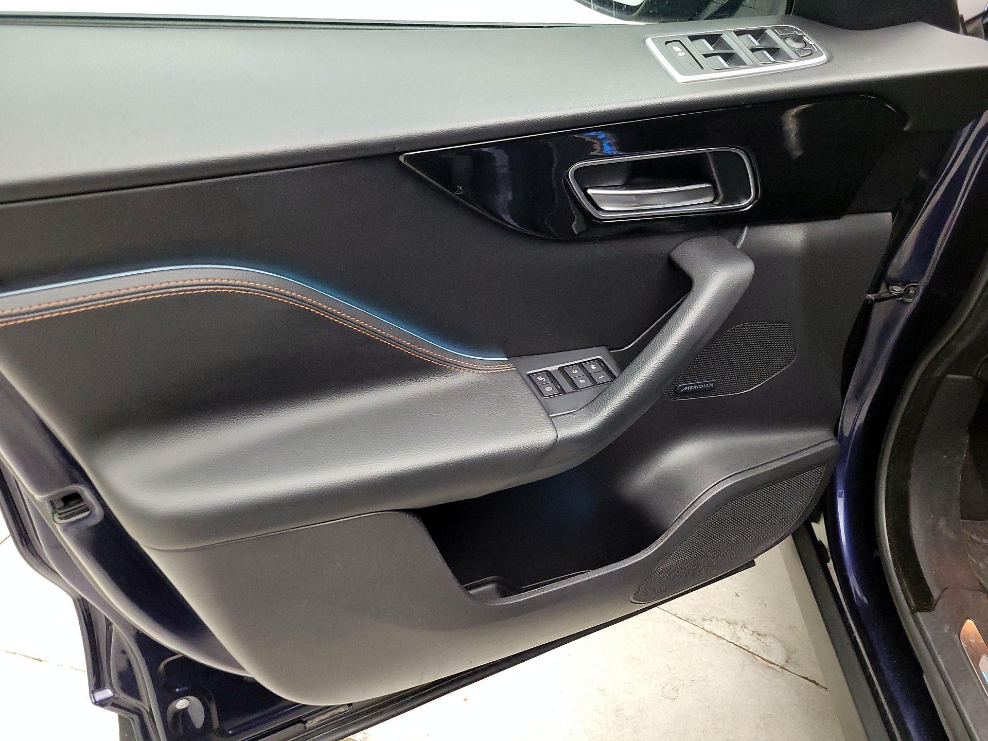 Thumbnail: 2019 Jaguar F-Pace - 12