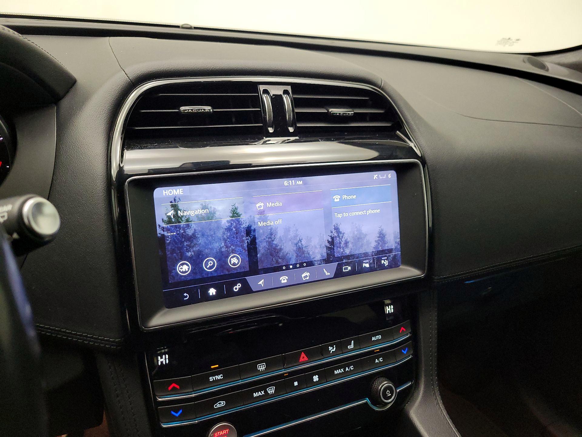 Thumbnail: 2019 Jaguar F-Pace - 16