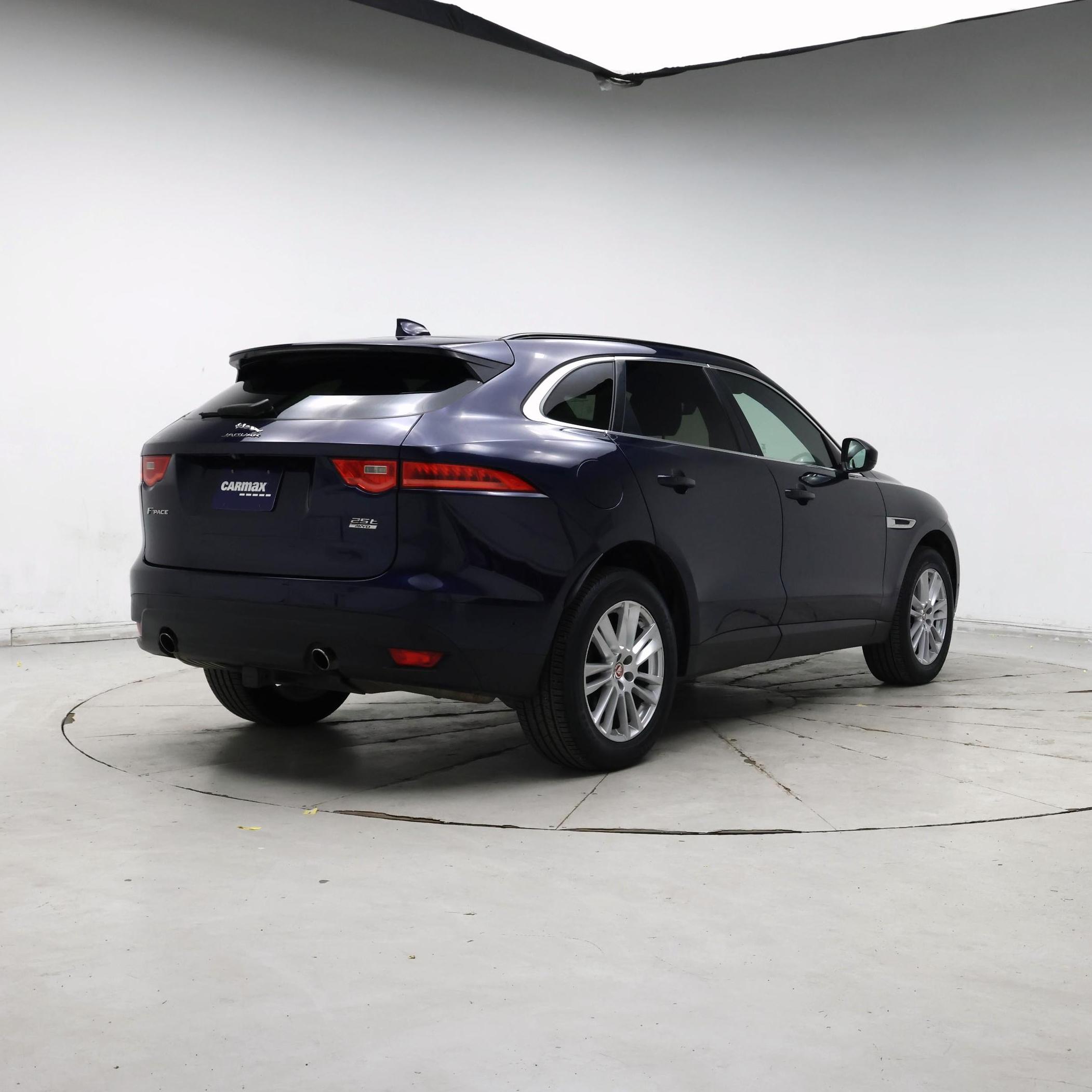 Thumbnail: 2019 Jaguar F-Pace - 8