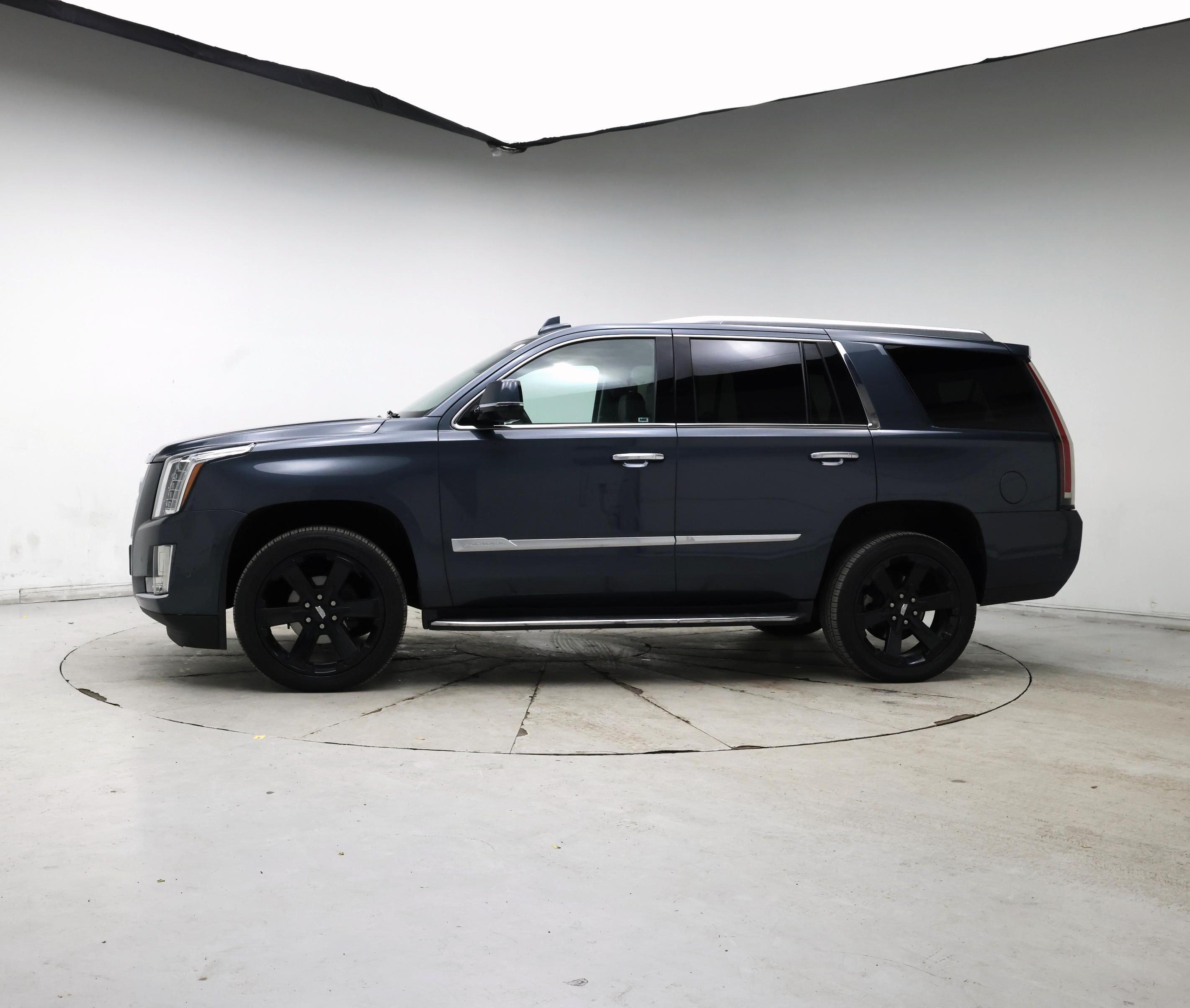 Thumbnail: 2020 Cadillac Escalade - 3