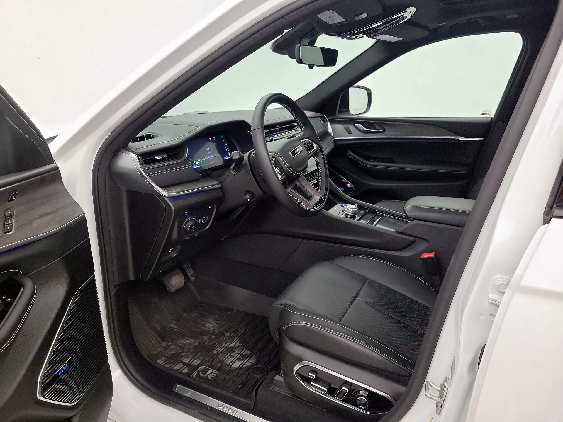 Thumbnail: 2024 Jeep Grand Cherokee - 11
