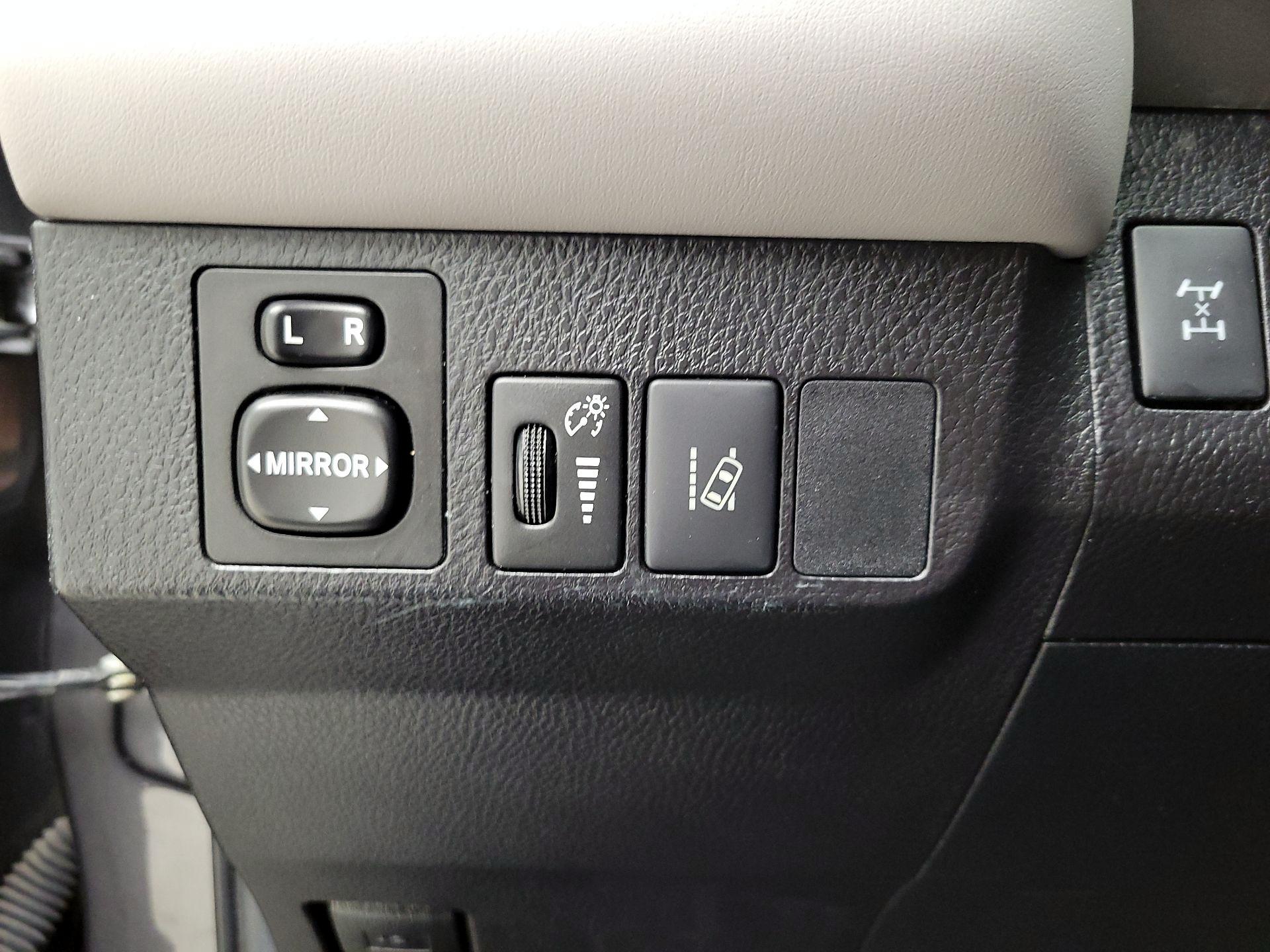 Thumbnail: 2017 Toyota RAV4 - 13