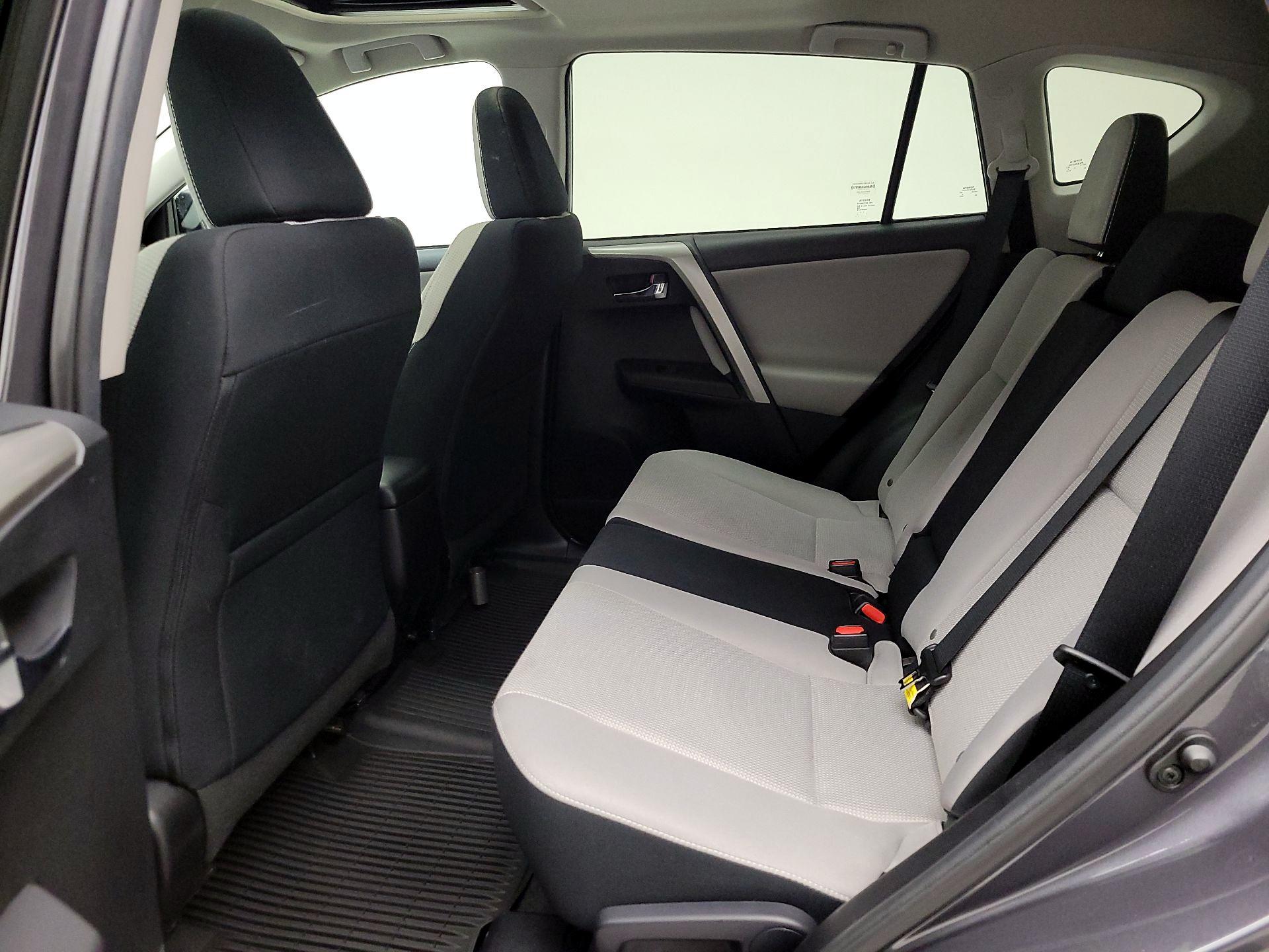 Thumbnail: 2017 Toyota RAV4 - 20