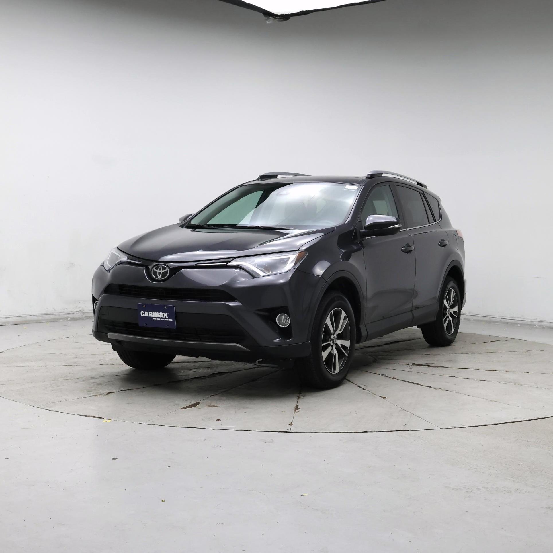 Thumbnail: 2017 Toyota RAV4 - 4