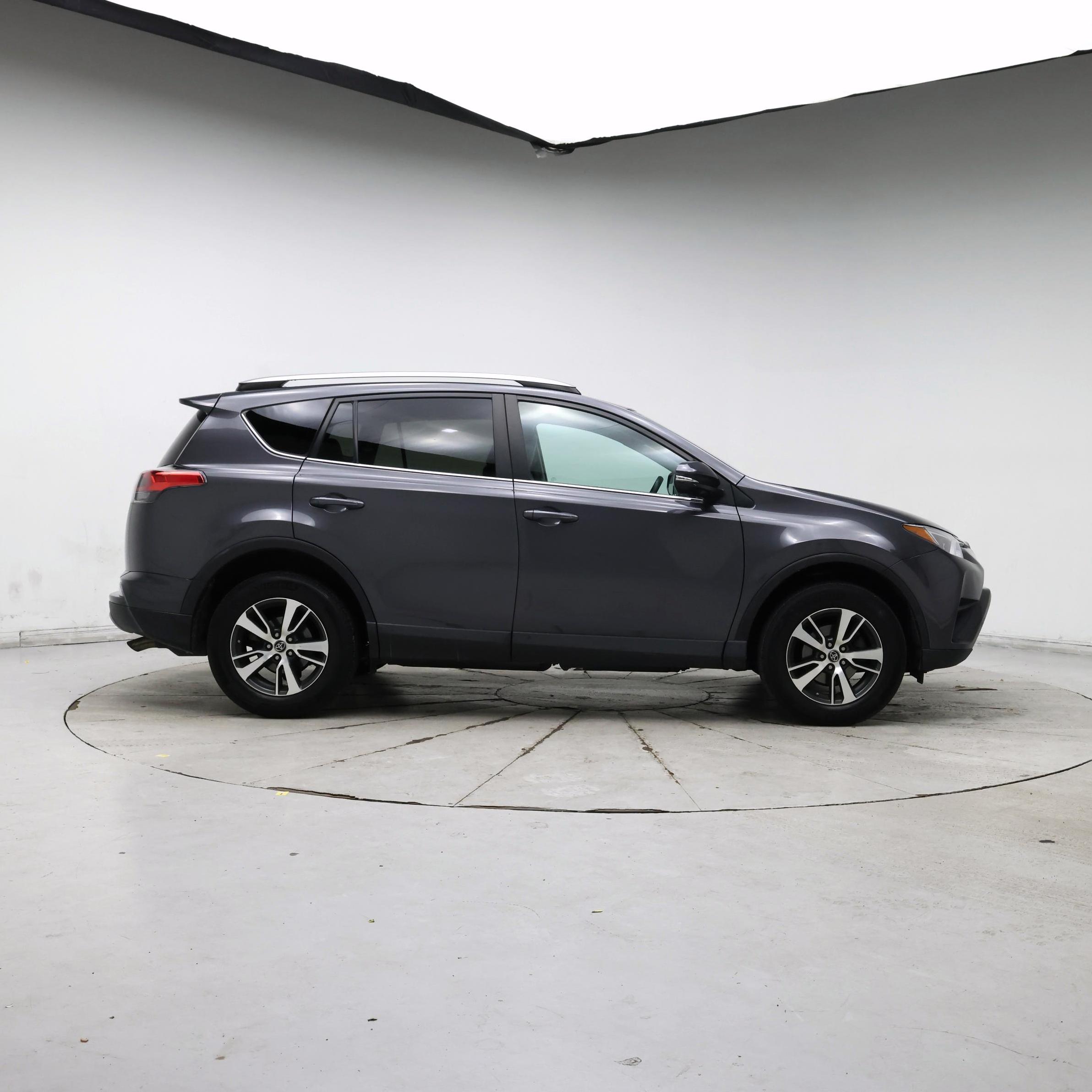 Thumbnail: 2017 Toyota RAV4 - 7