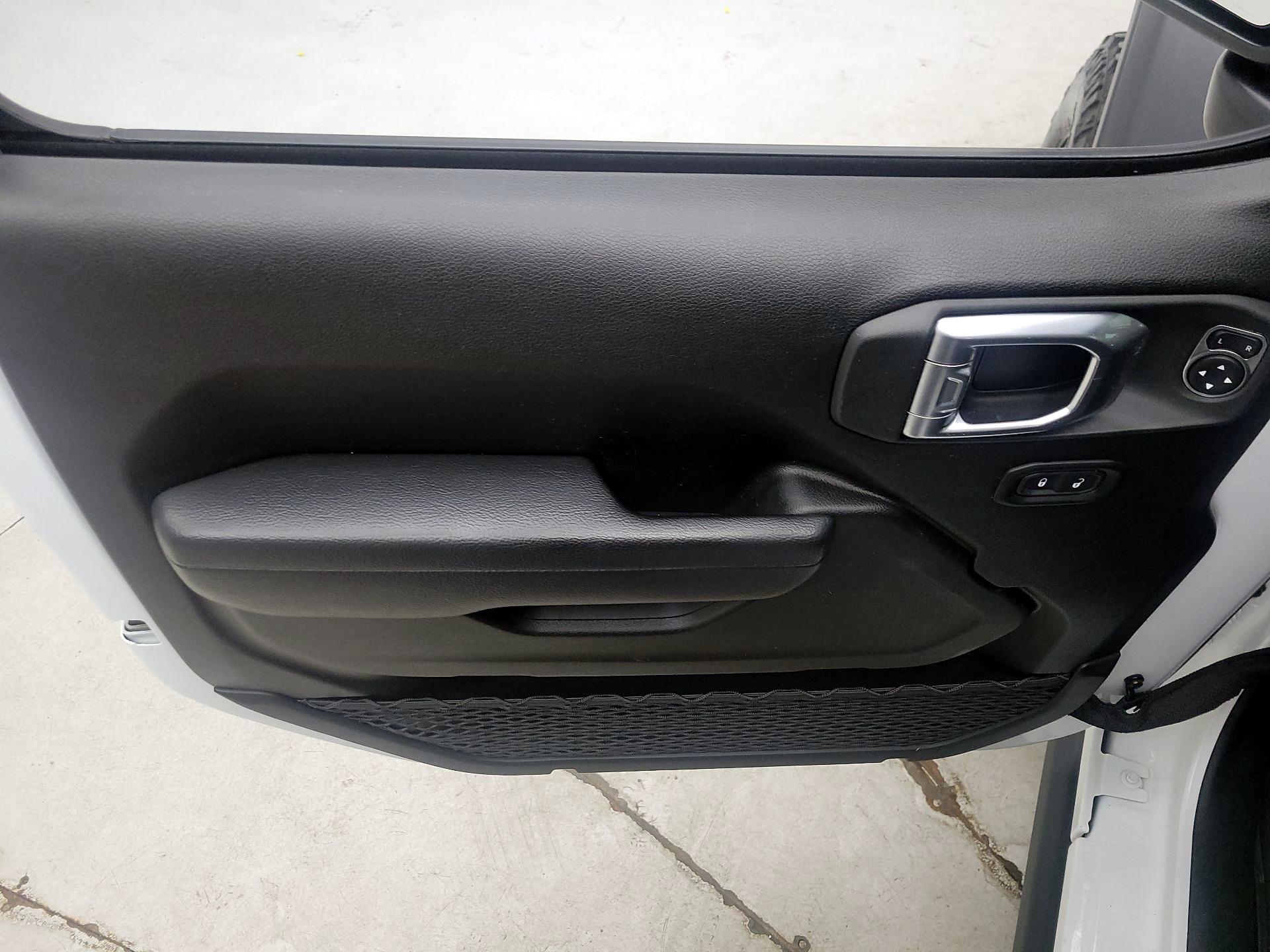 Thumbnail: 2022 Jeep Gladiator - 12