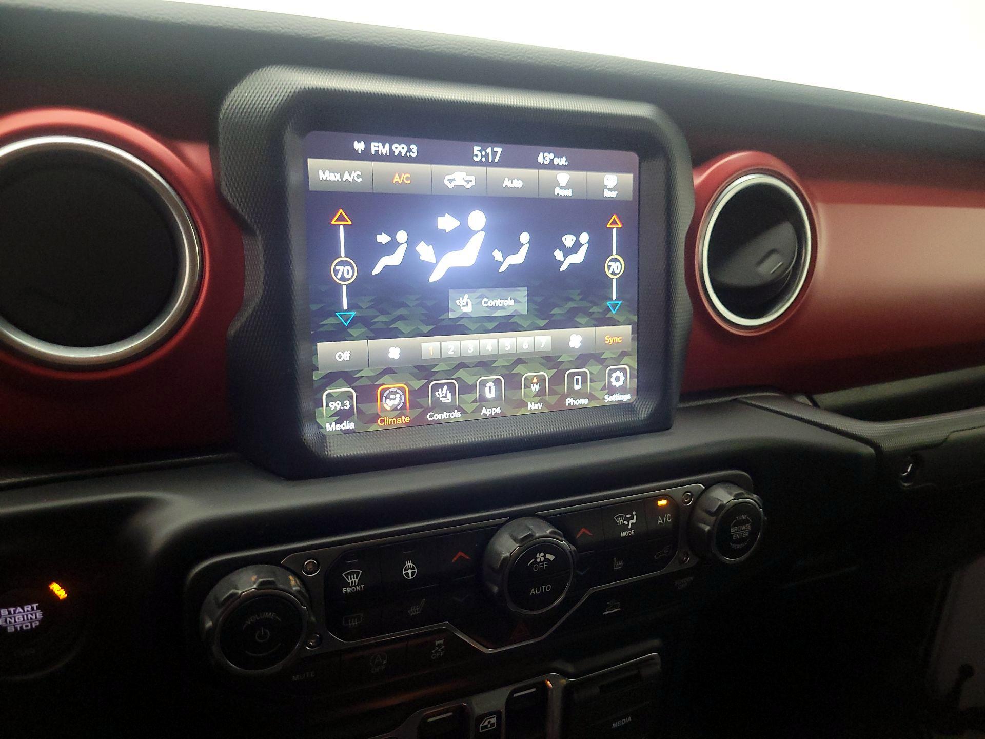 Thumbnail: 2022 Jeep Gladiator - 17