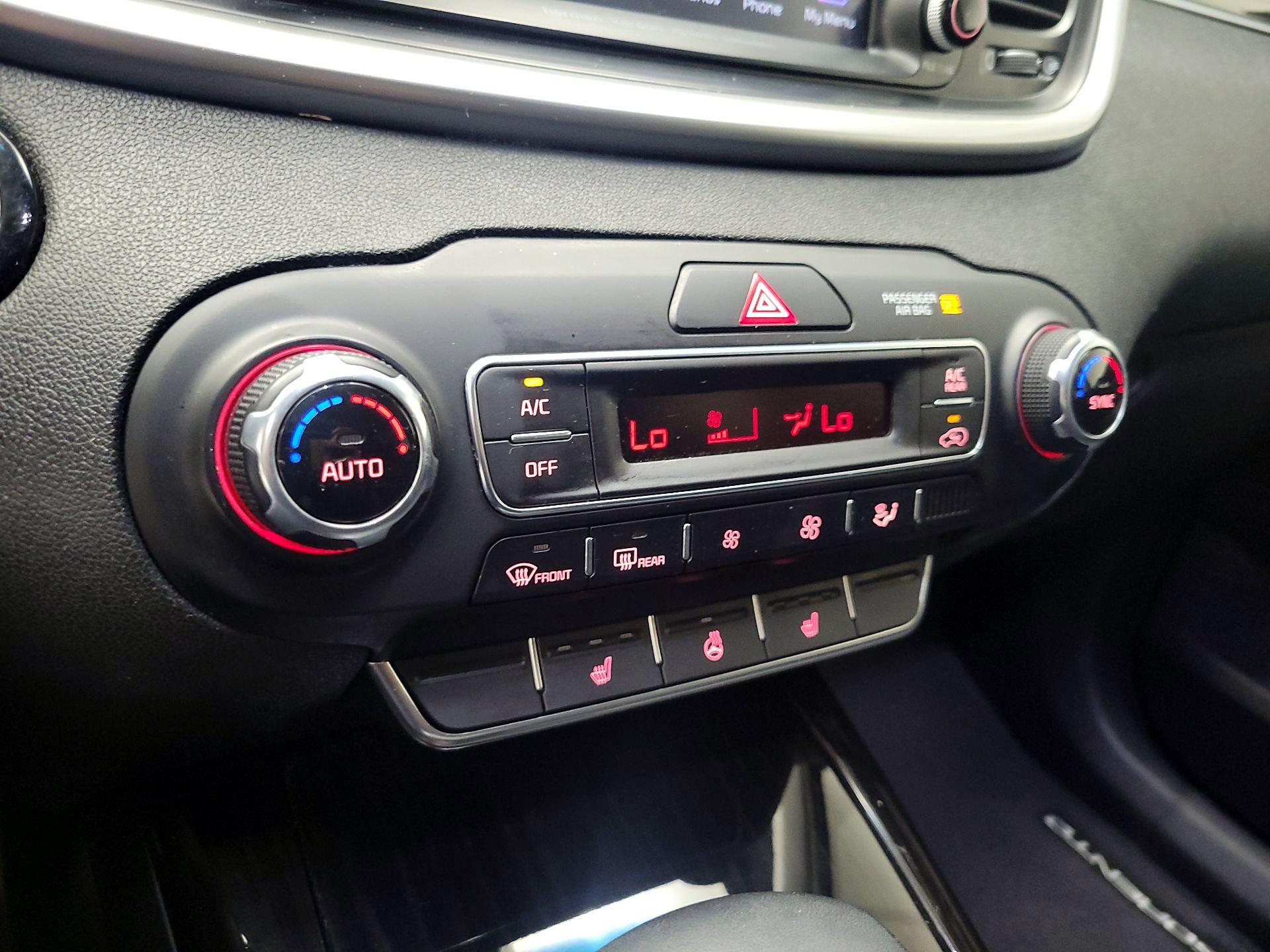 Thumbnail: 2019 Kia Sorento - 17