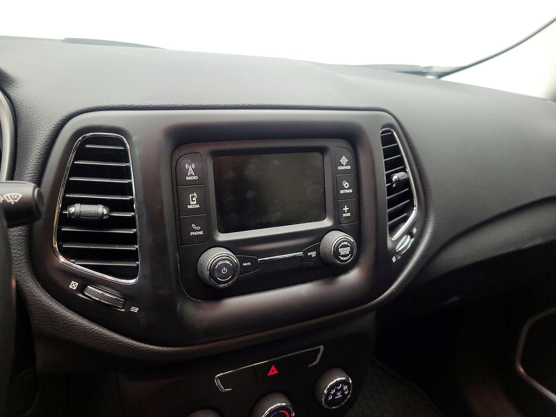 Thumbnail: 2018 Jeep Compass - 16