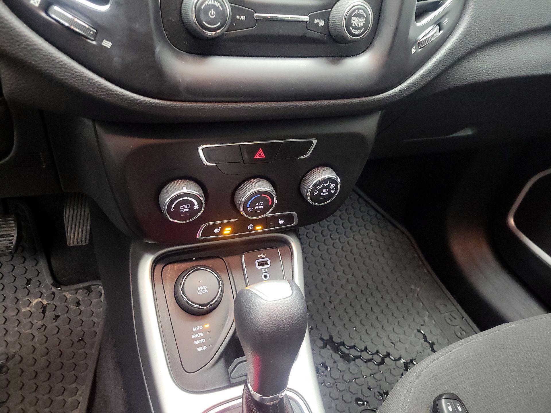 Thumbnail: 2018 Jeep Compass - 17