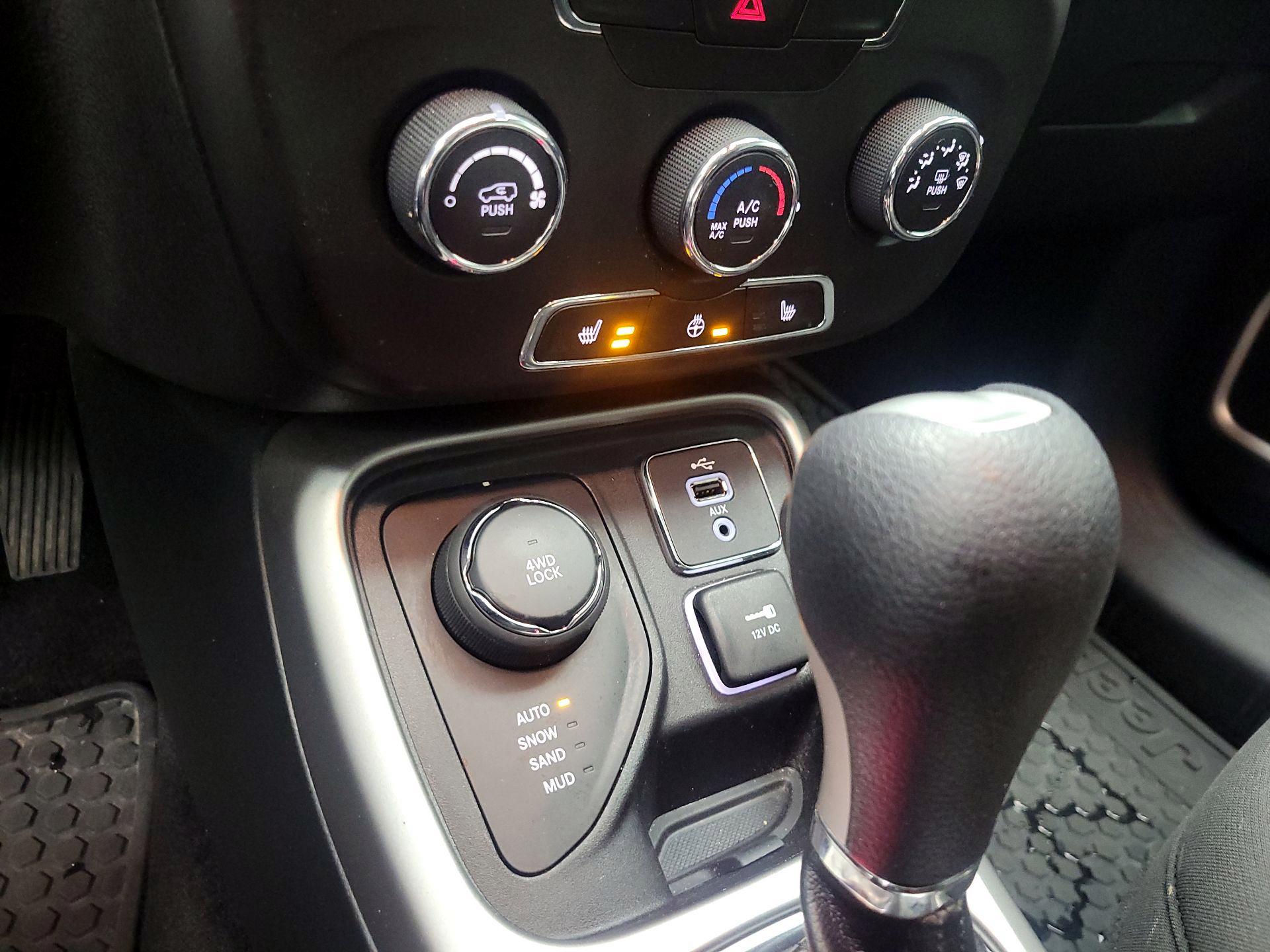 Thumbnail: 2018 Jeep Compass - 19