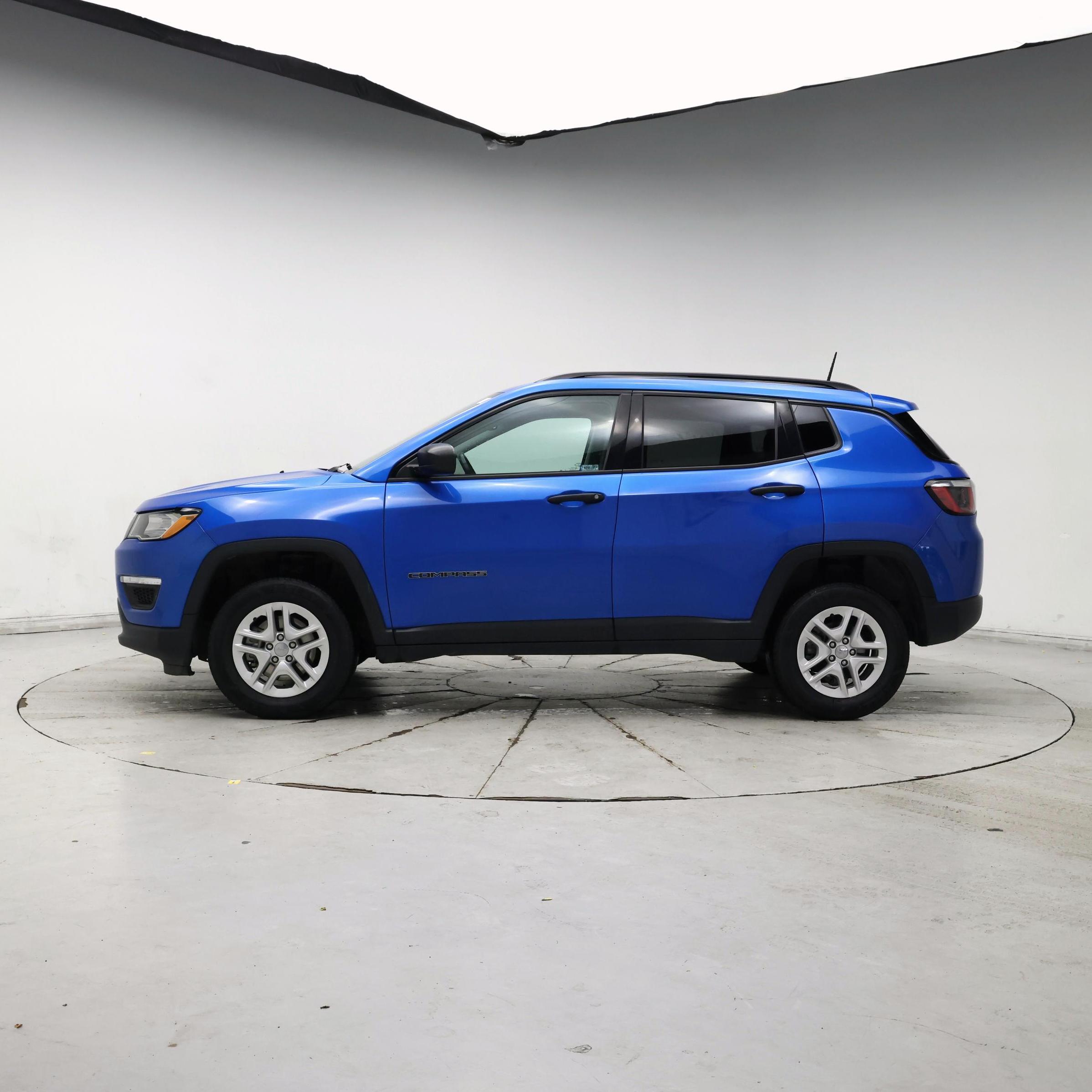 Thumbnail: 2018 Jeep Compass - 3