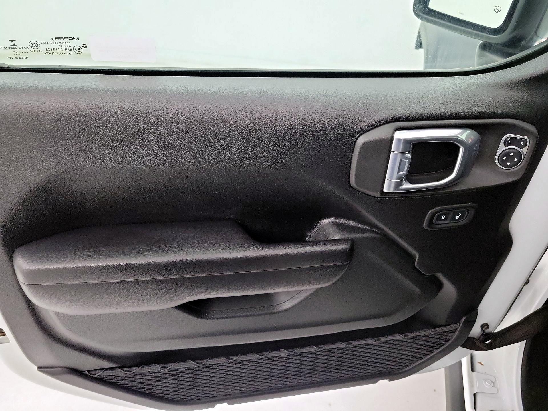 Thumbnail: 2021 Jeep Gladiator - 12