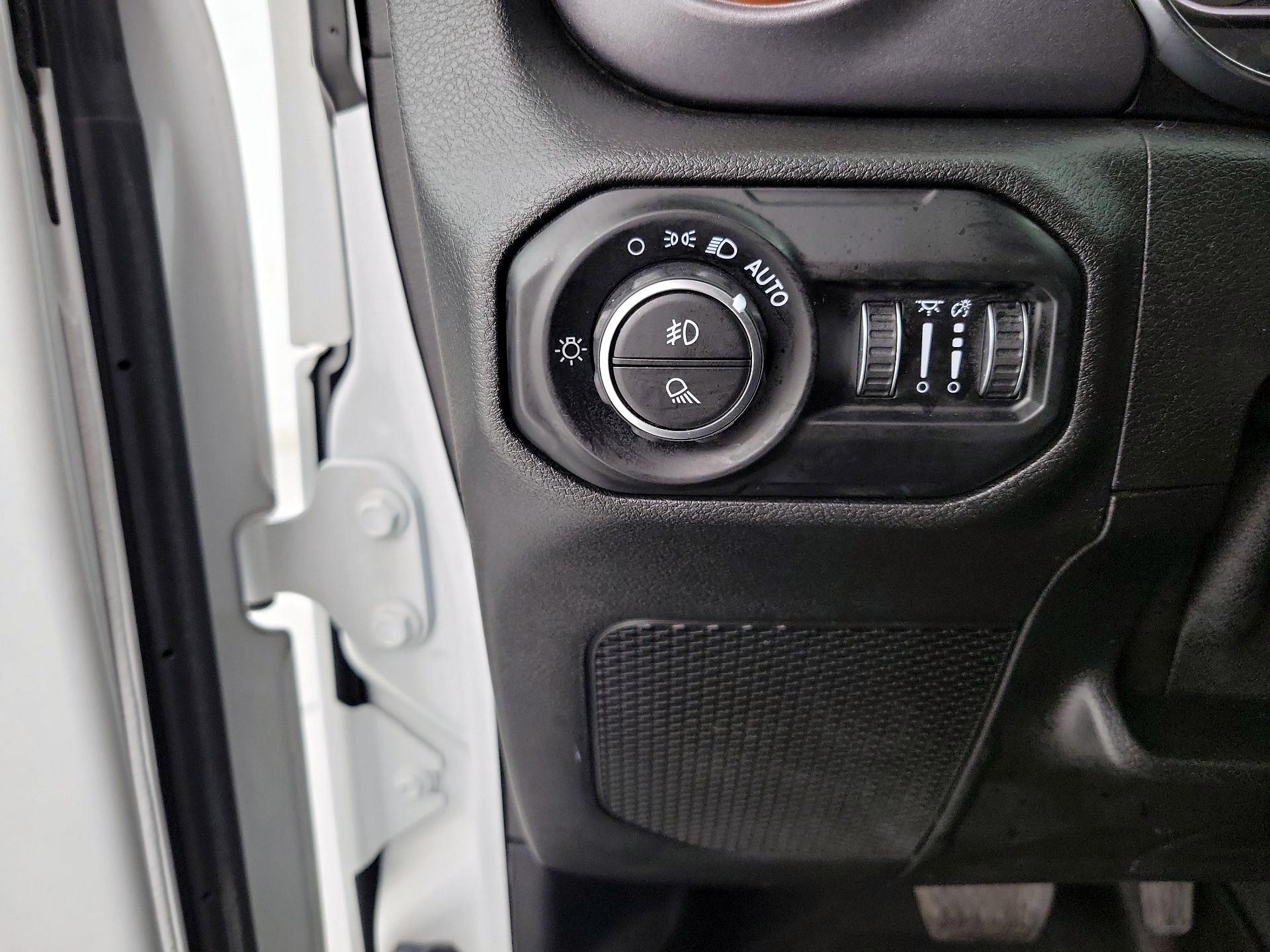 Thumbnail: 2021 Jeep Gladiator - 13