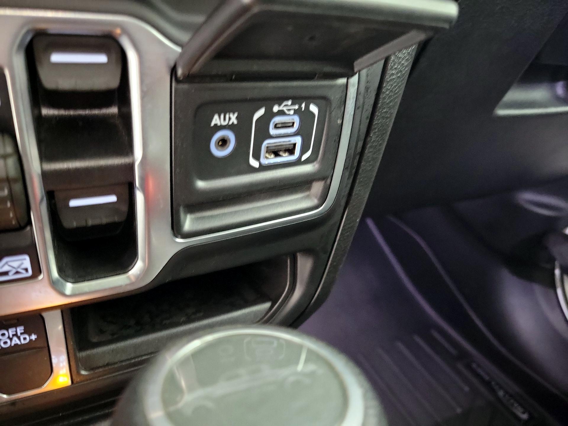 Thumbnail: 2021 Jeep Gladiator - 18