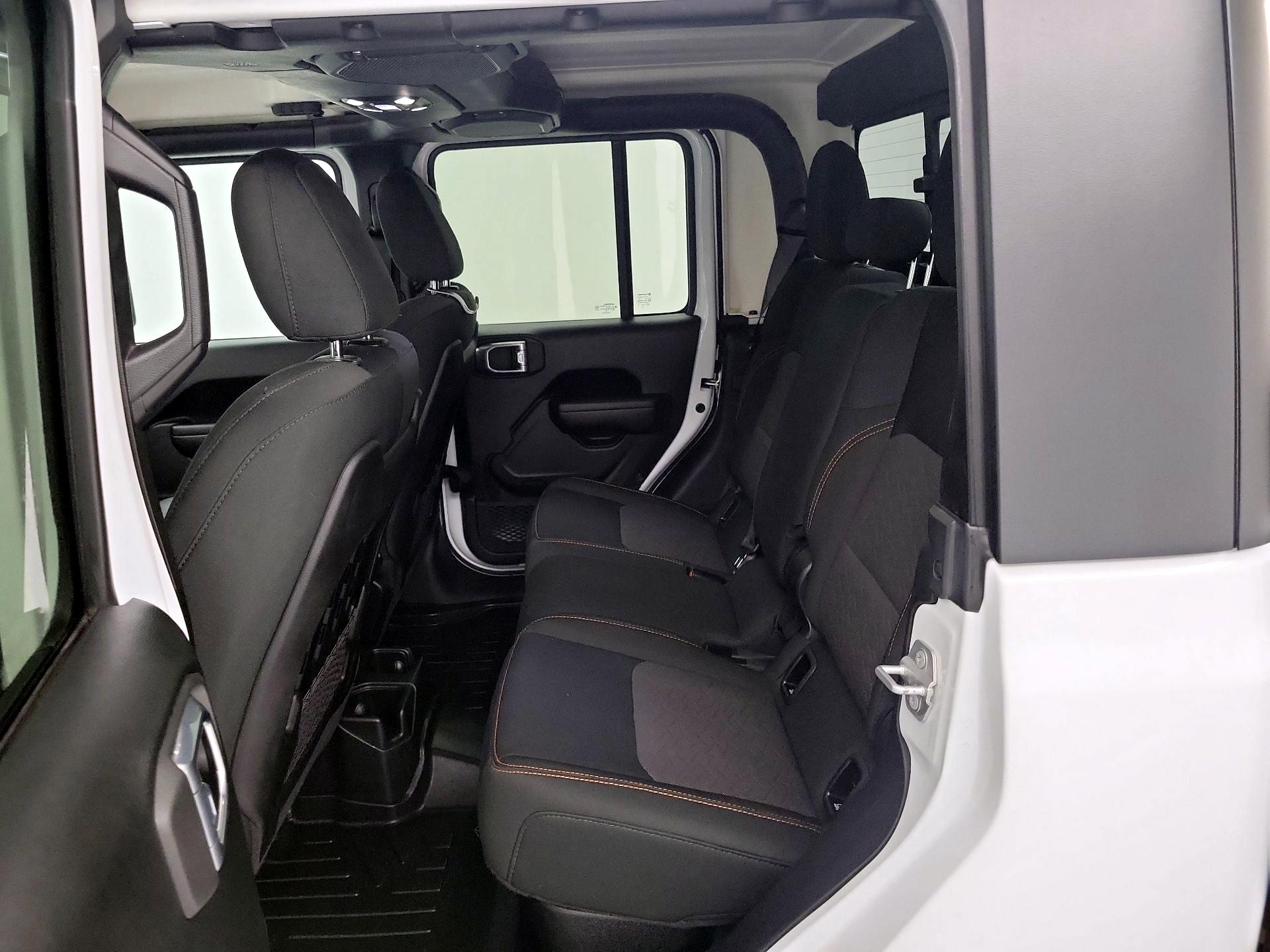 Thumbnail: 2021 Jeep Gladiator - 19