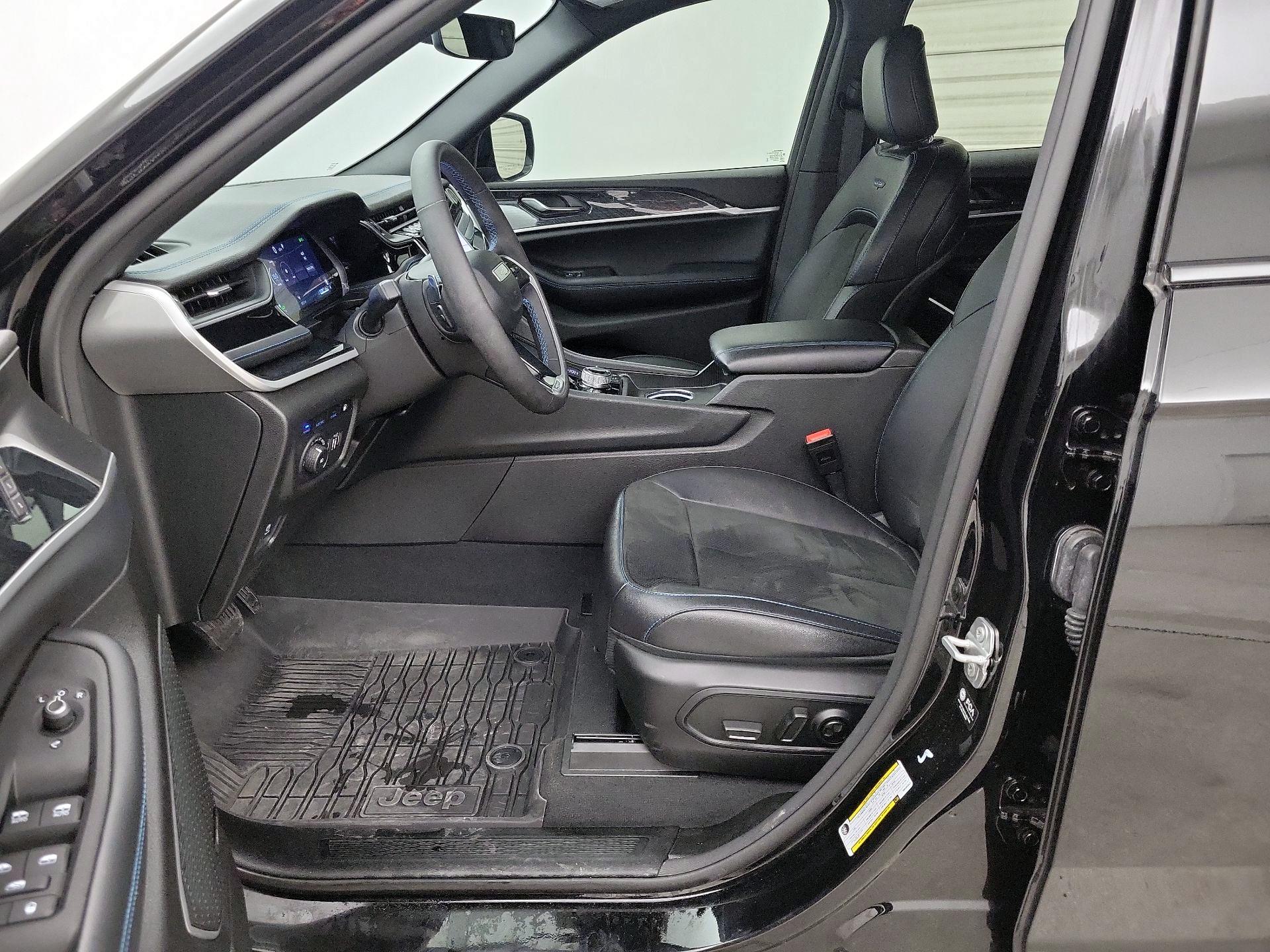 Thumbnail: 2024 Jeep Grand Cherokee - 11