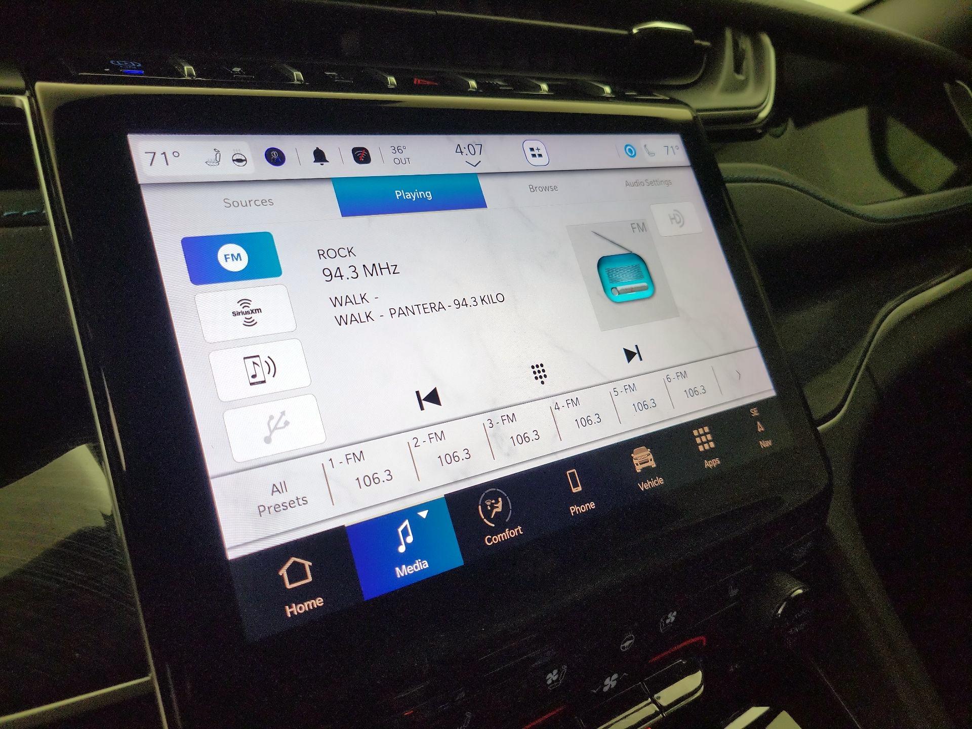 Thumbnail: 2024 Jeep Grand Cherokee - 16